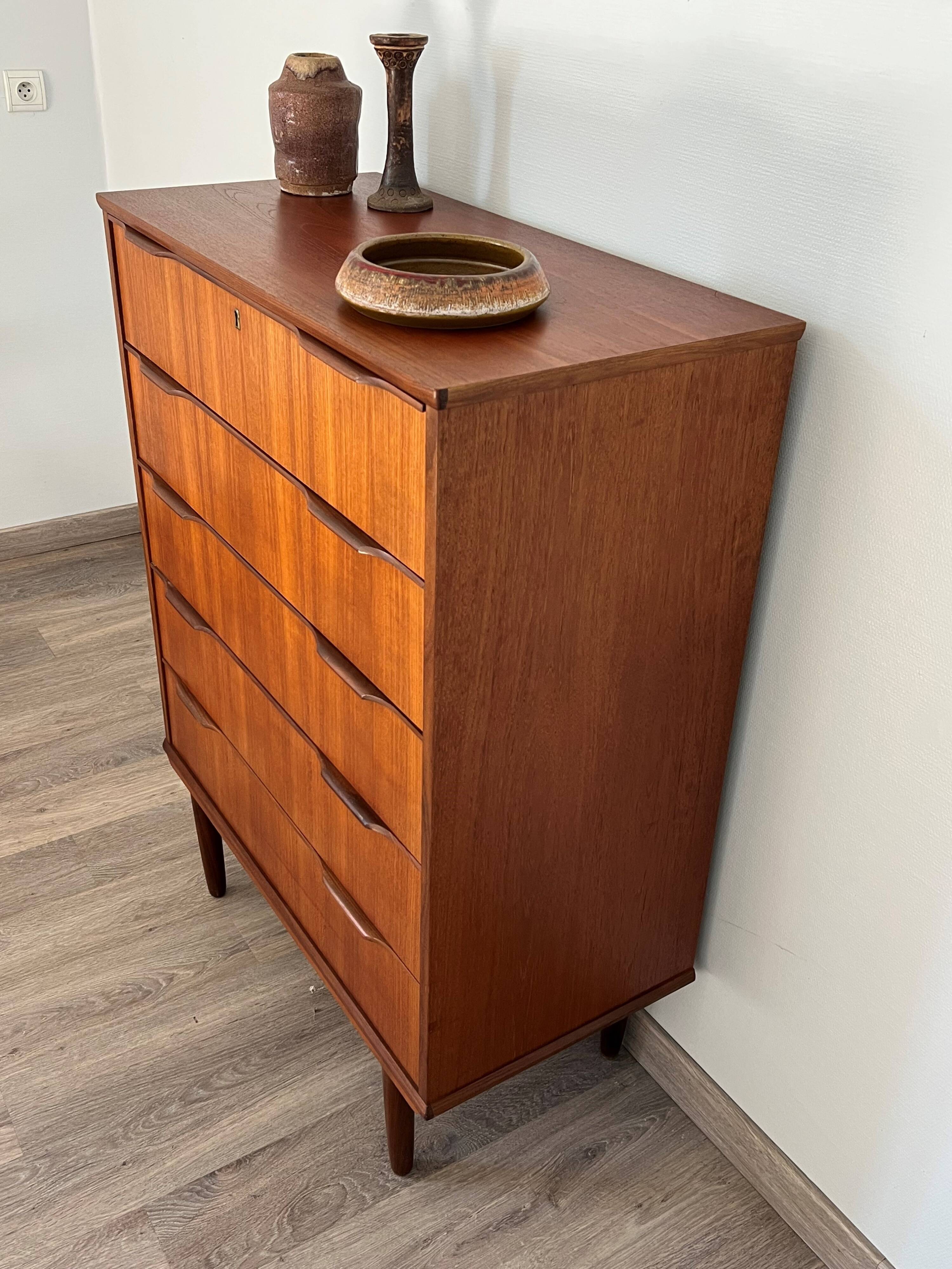 Scandinavian teak chest of drawers (from Denmark)