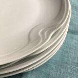 5 assiettes en porcelaine blanche