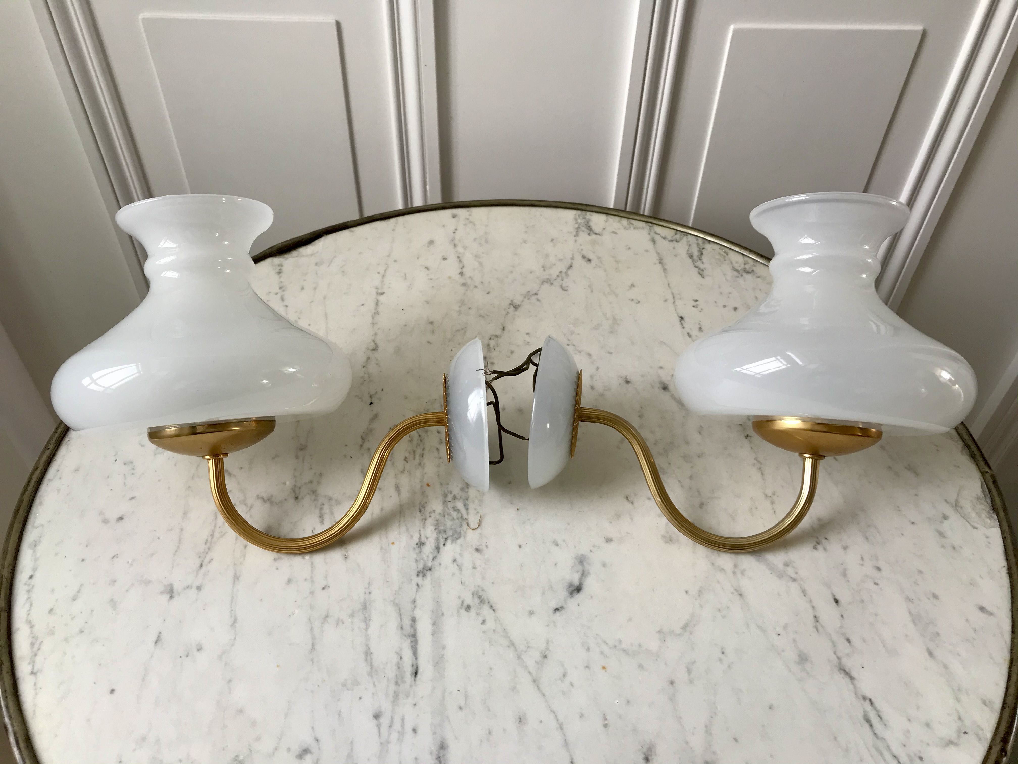 Pair of opaline tulip appliques on brass support 40-50s