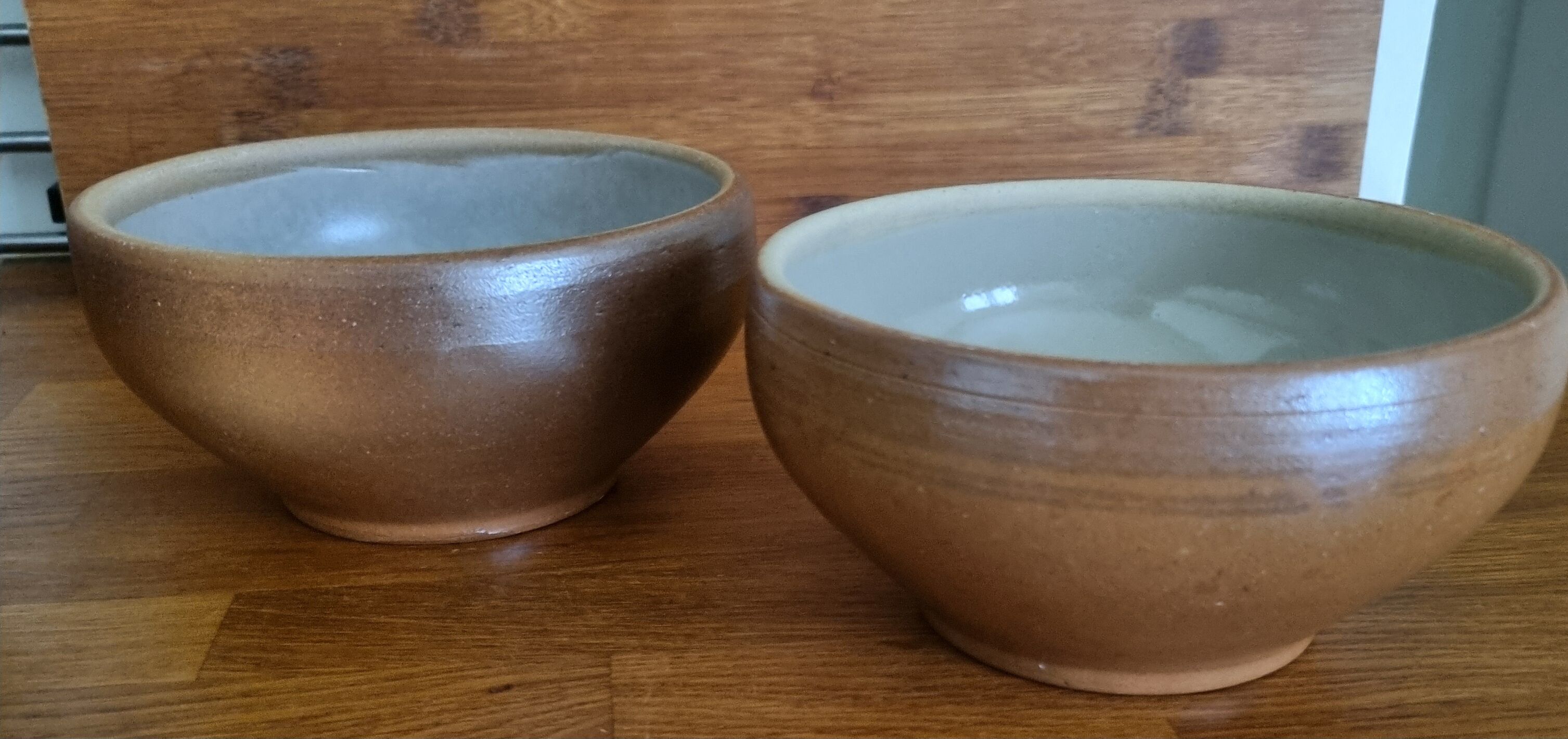 Set of 2 vintage stoneware bowls No. 1