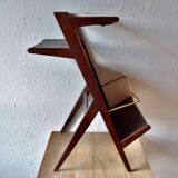Ancienne sellette porte-revue style scandinave en bois foncé avec cendrier intégré en laiton