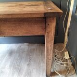 Very nice walnut farmhouse table in very good condition late 19th
