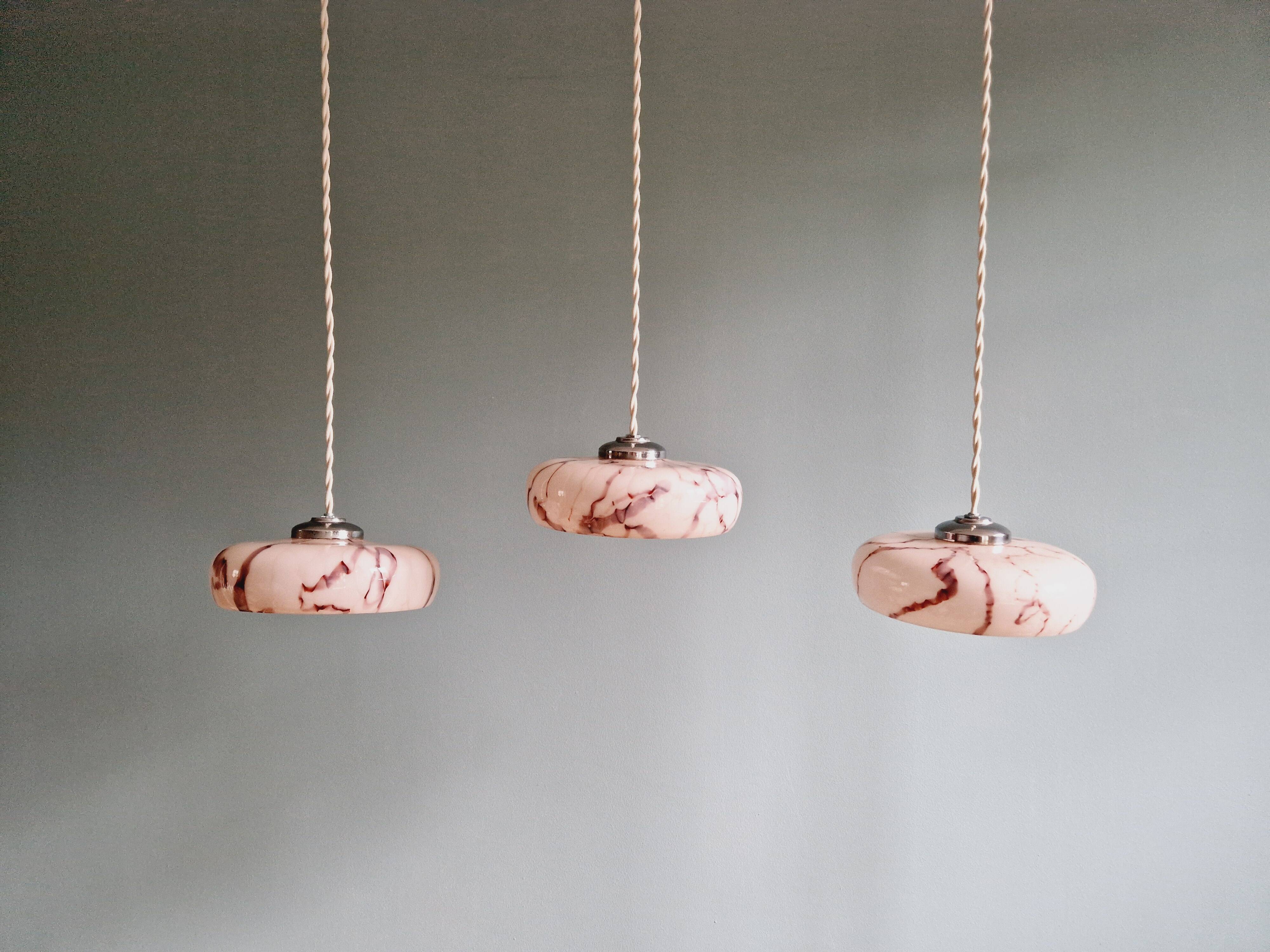 Set of 3 pendants in pink marbled opaline