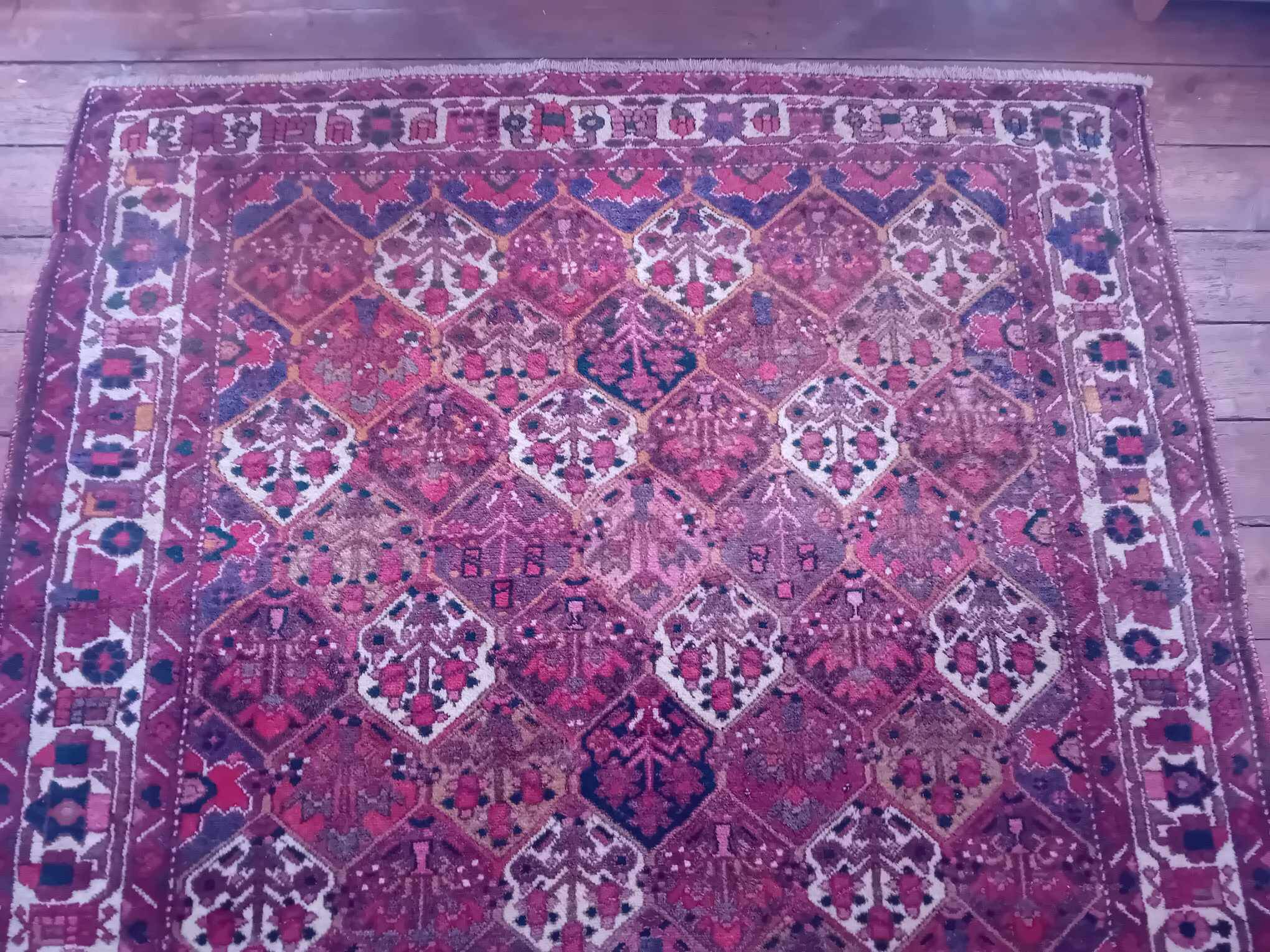 Handmade Persian Bachtiar Rug 295x204cm