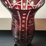Large vase in hand-cut Bohemian crystal. Deep ruby red. Roemer style. Dim 29 x 14.5 cm
