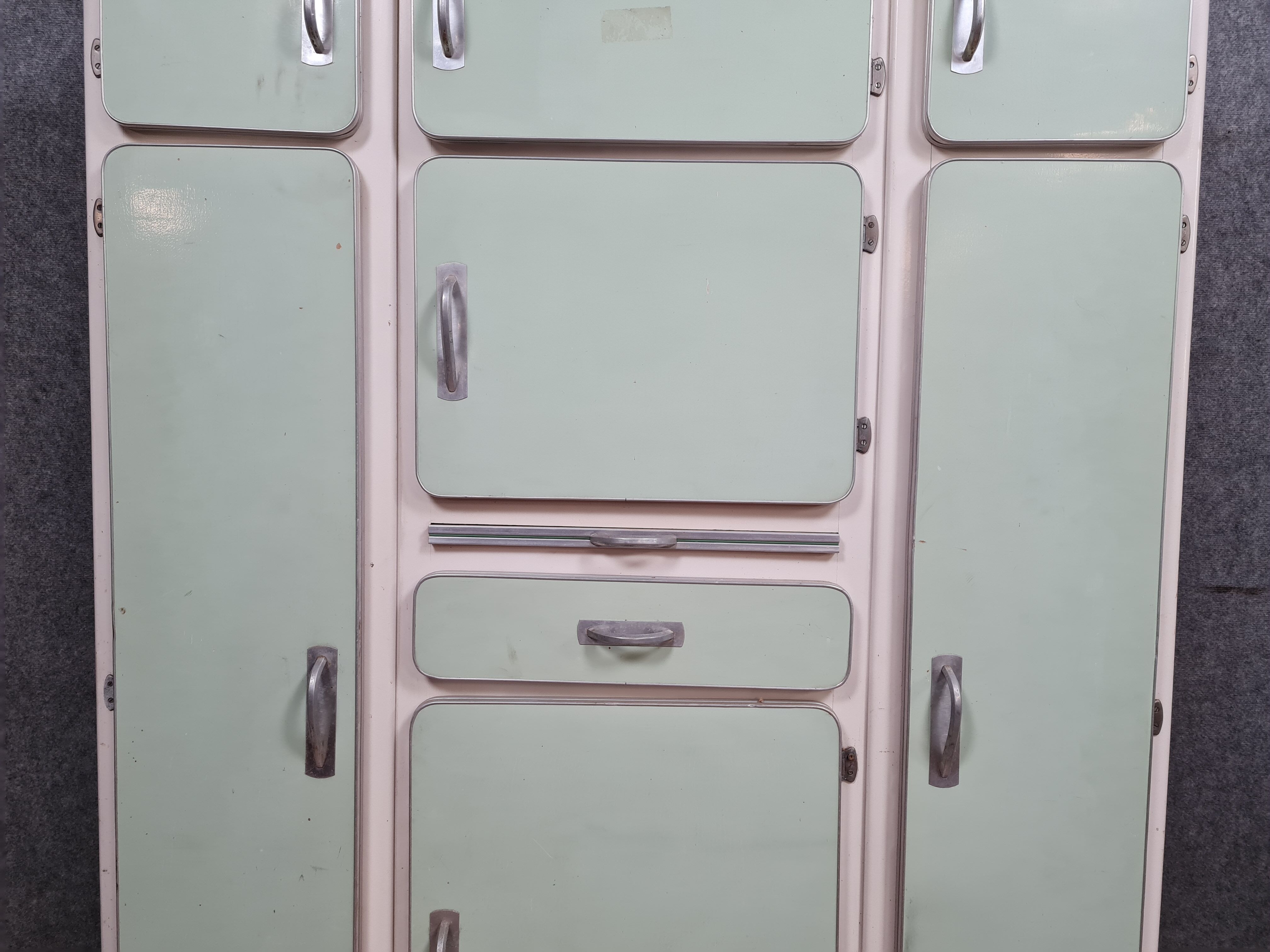 Buffet cupboard vintage year 60 in formica green celadon