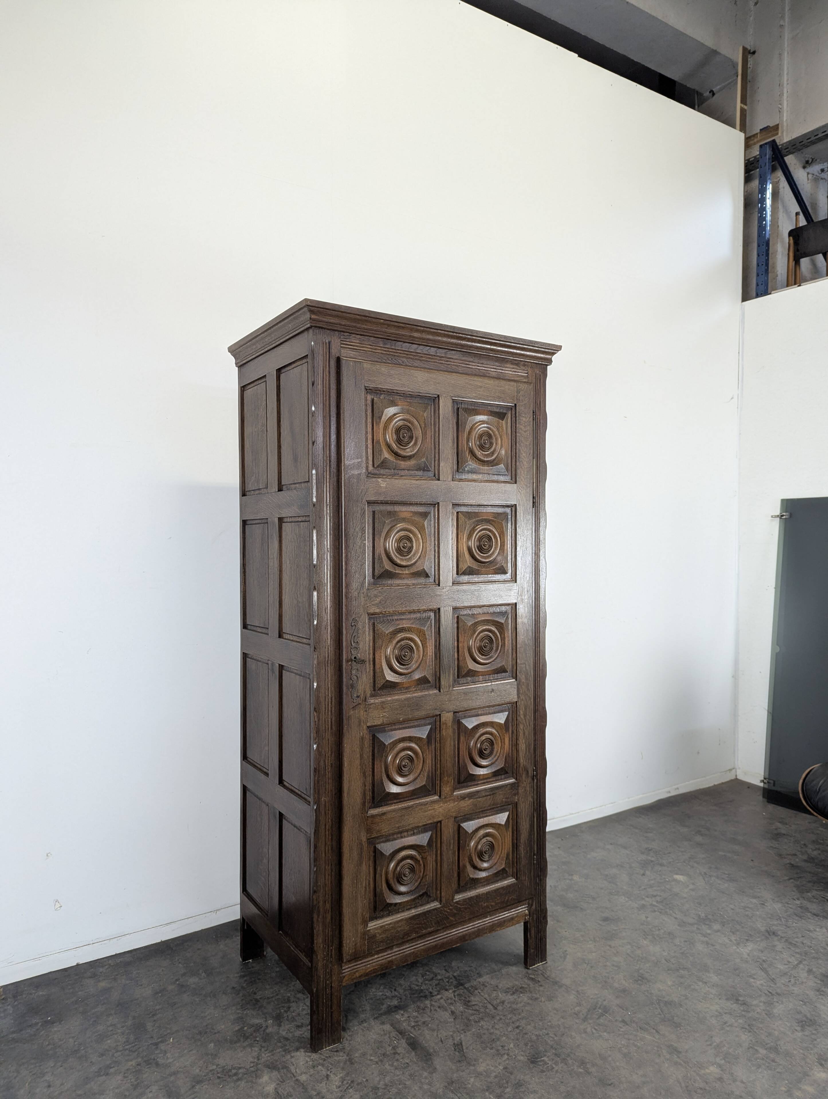 Brutalist bonnetière in the spirit of Dudouyt.