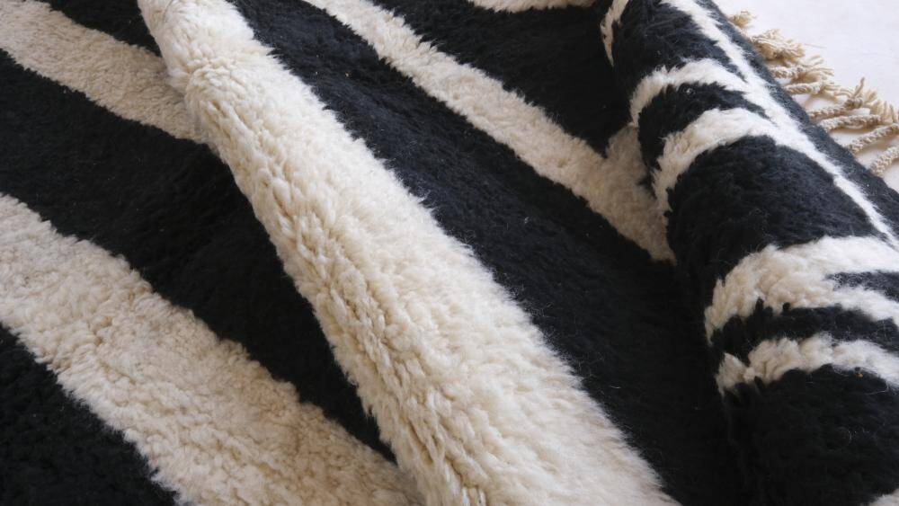 Modern Berber Rug - 298 x 207 cm