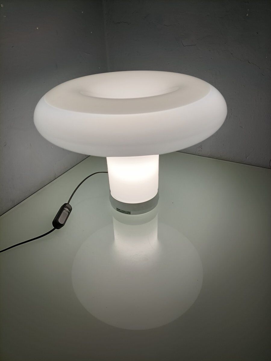 Lampe de table design années 90 modèle Lesbo Angelo Mangiarotti pour Artemide