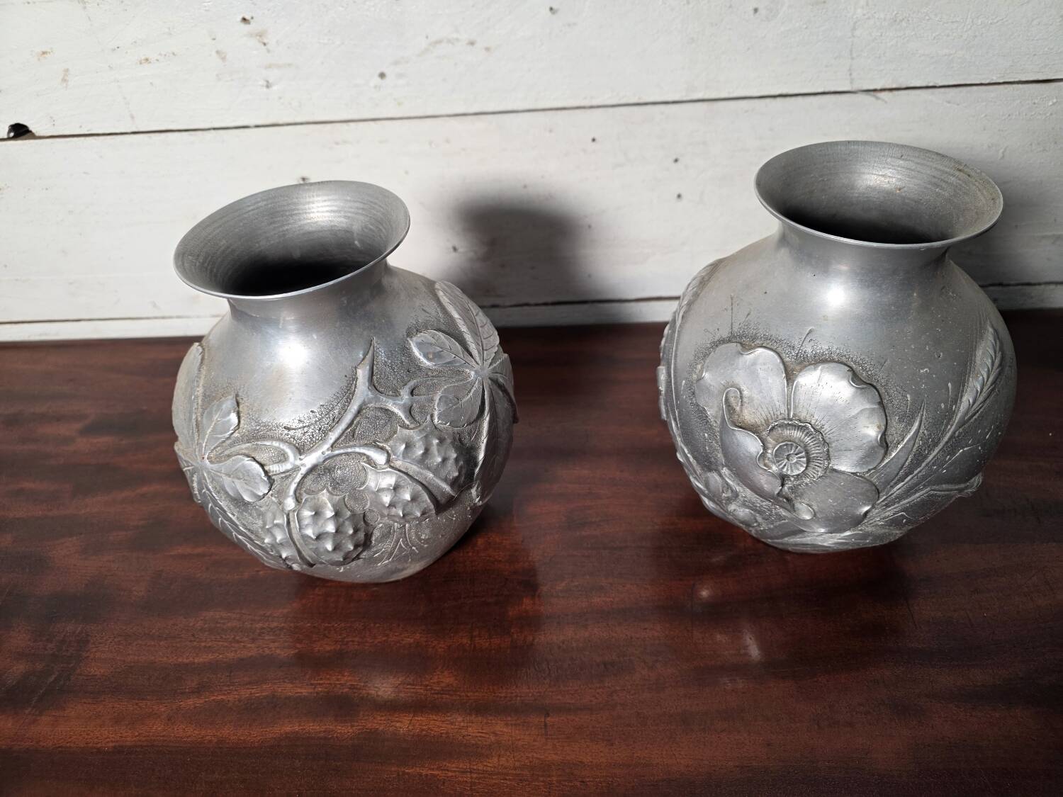 Pair of Art Deco vases in aluminium Signed
