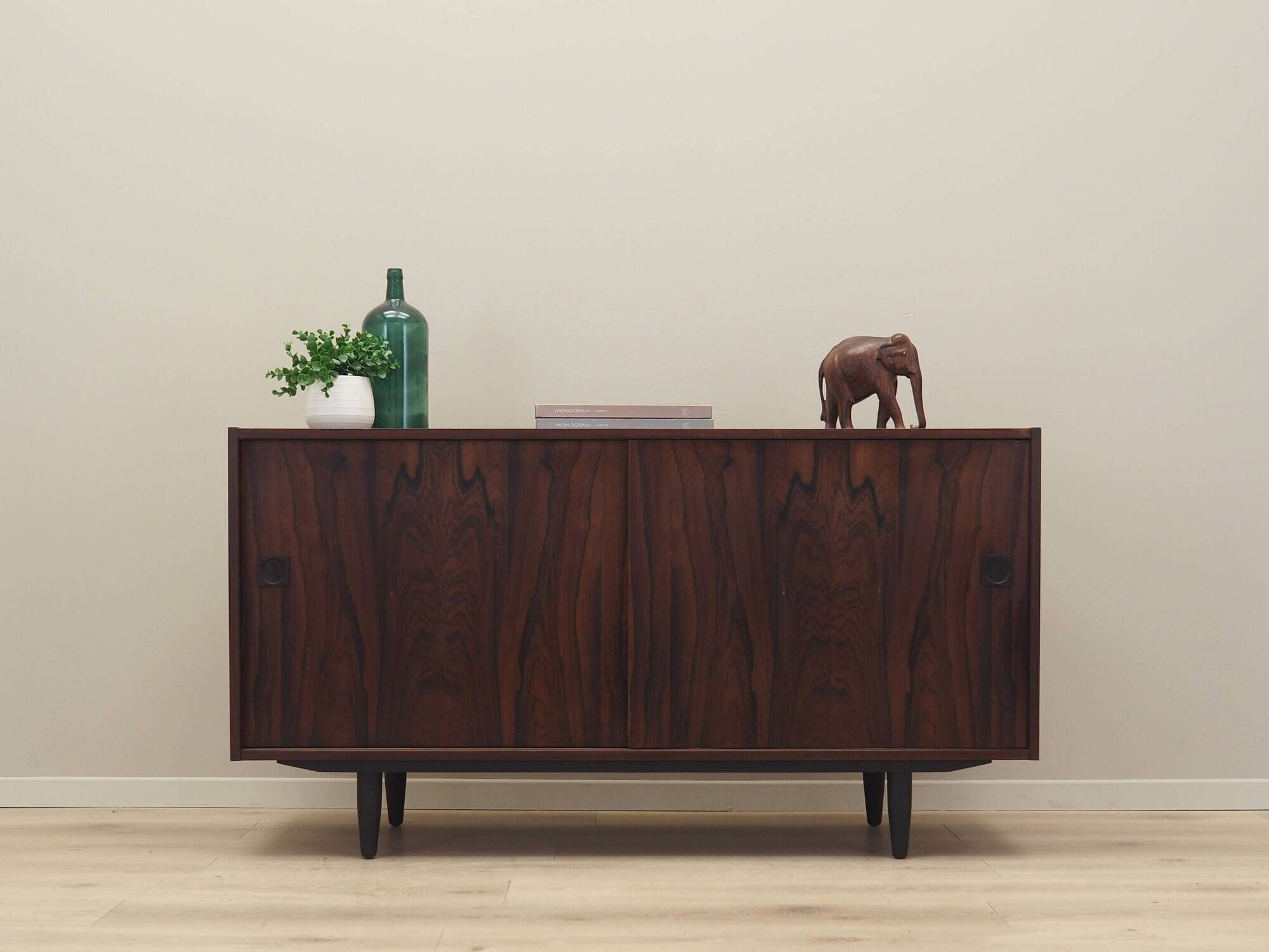 Rosewood cabinet, Danish design, 1970s, manufacturer: Farsø Møbelfabrik