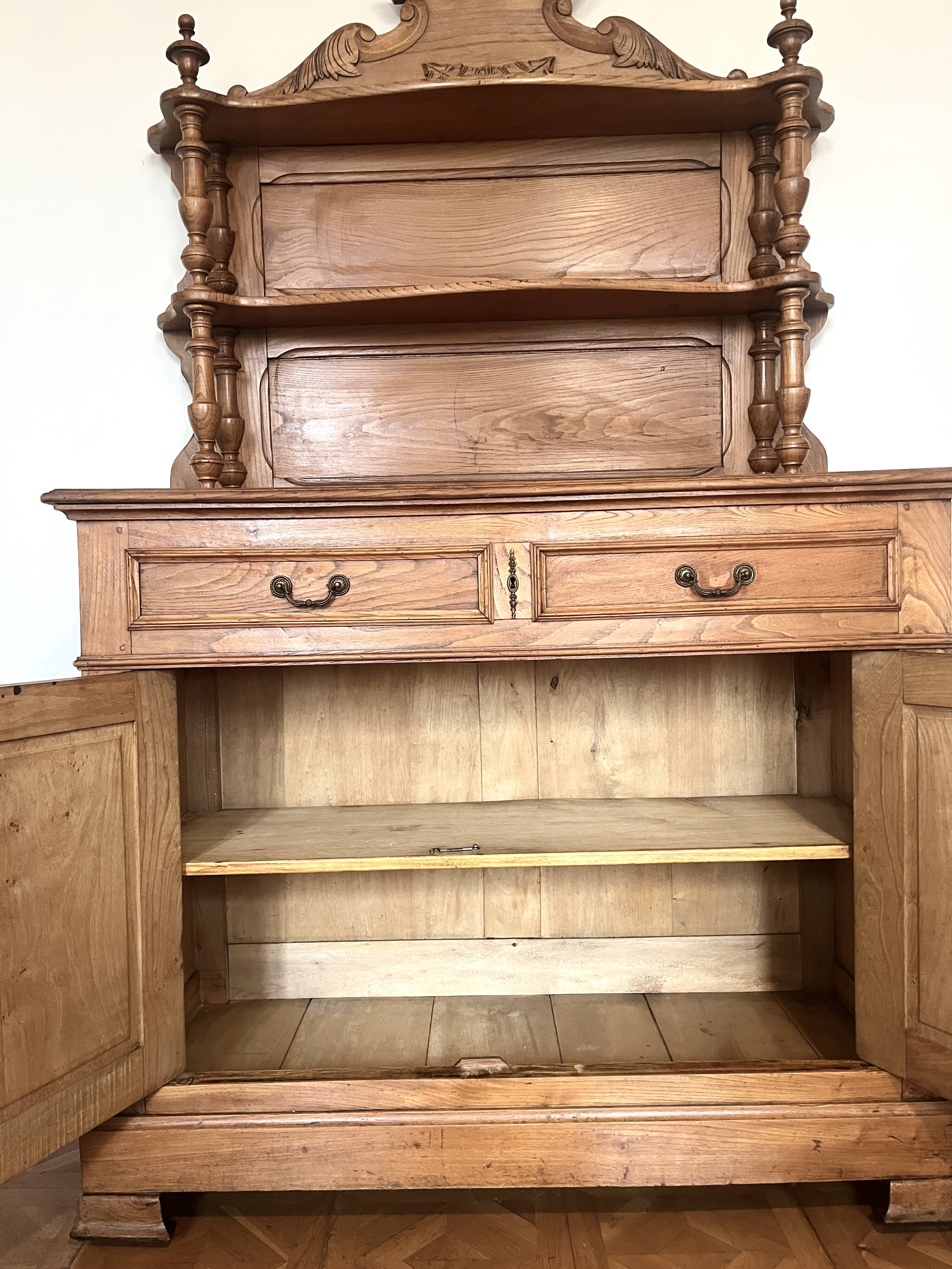 Vaisselier & Parisian sideboard raw wood