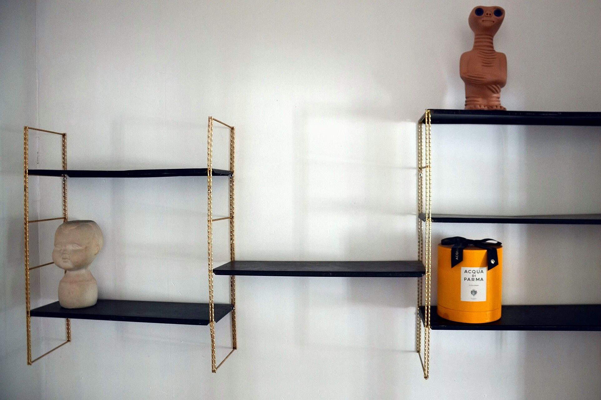 String shelf wall wired 50s