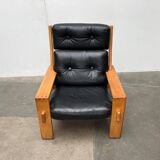 Mid-Century lounge chair model Bonanza with a high back in leather by Esko Pajamies for Asko, Finland, 1960s.
