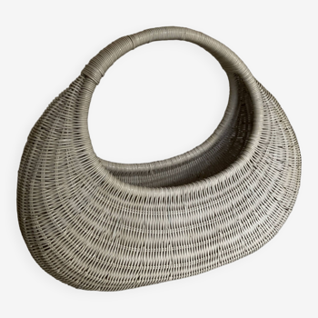 White gondola basket 1960