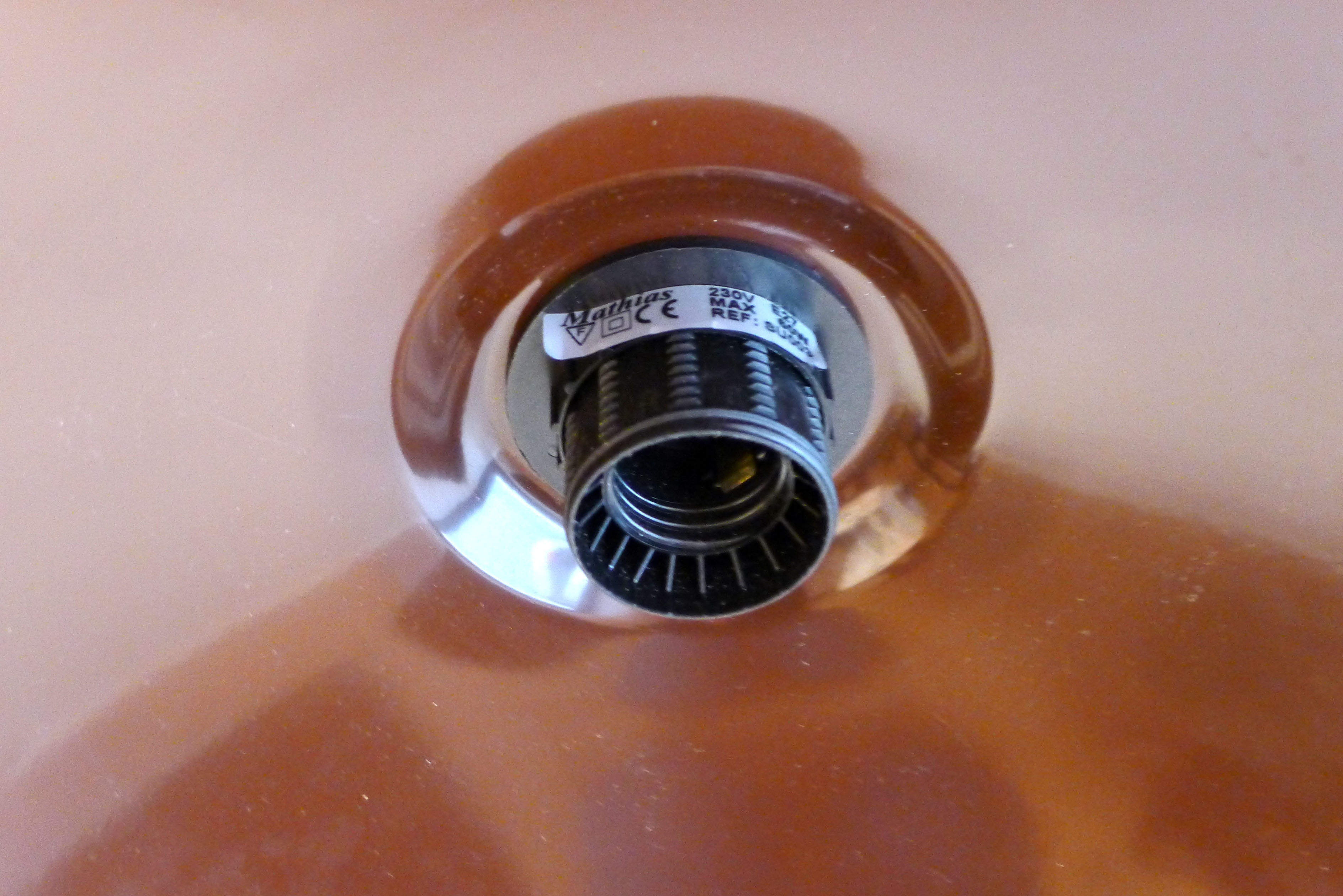 Conical lacquered metal suspension