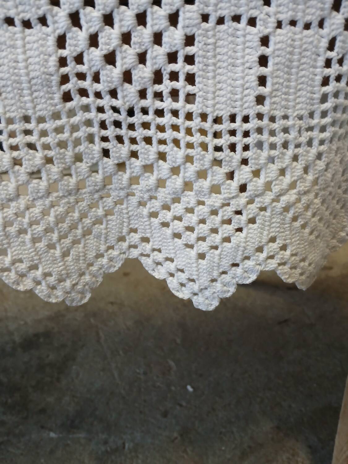 Dessus de lit / nappe / rideau ancien en crochet