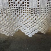 Dessus de lit / nappe / rideau ancien en crochet