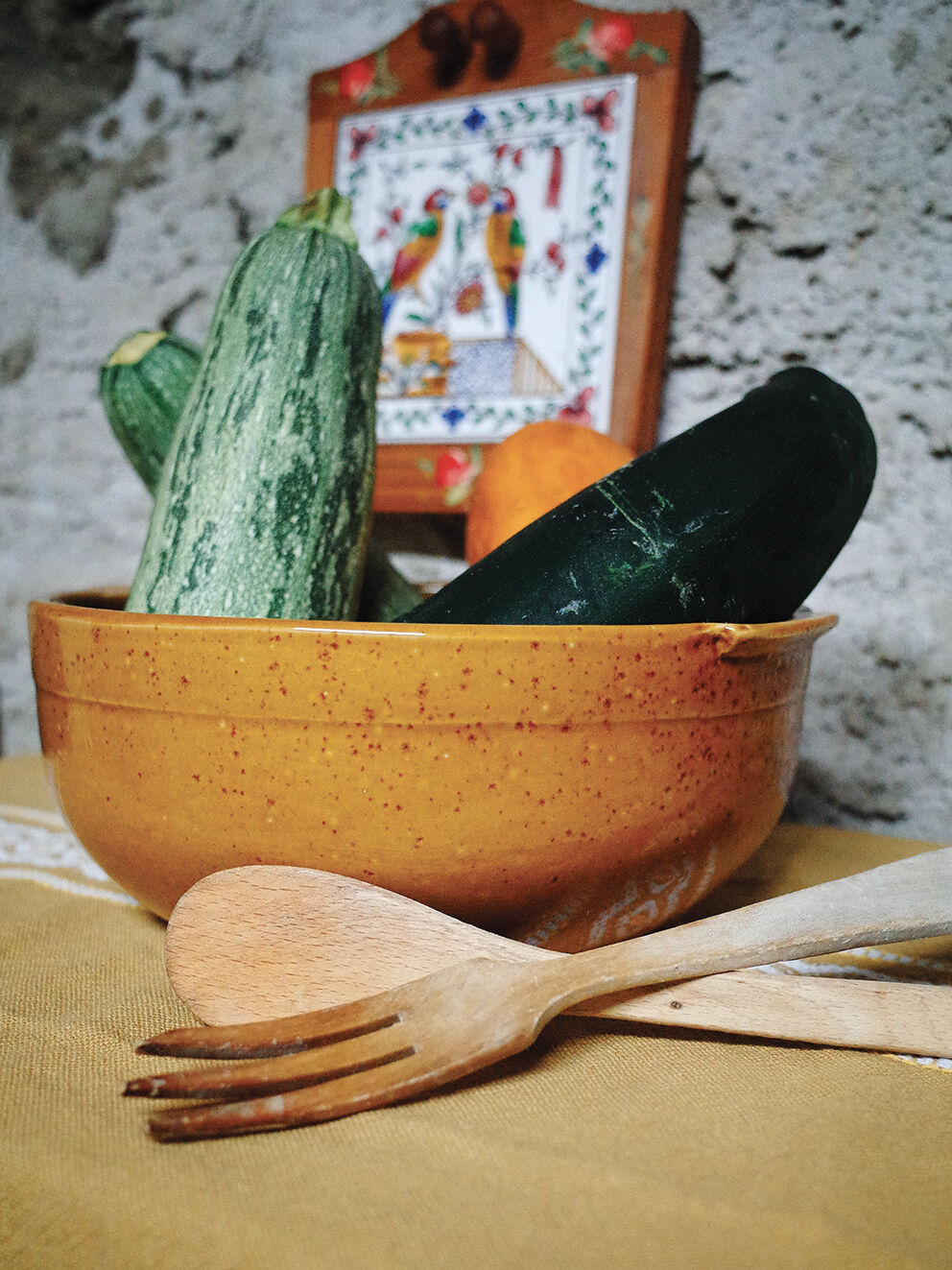 Salad bowl in glazed ochre sandstone