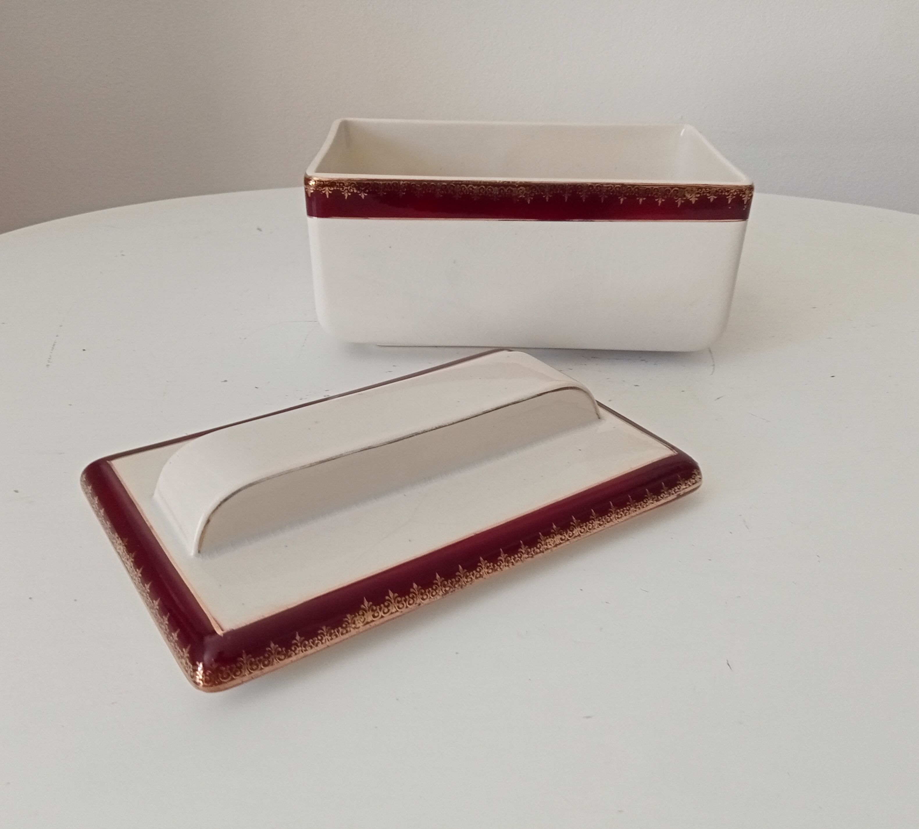 Art Deco bonbonnière from the 1950s, Digoin porcelain.