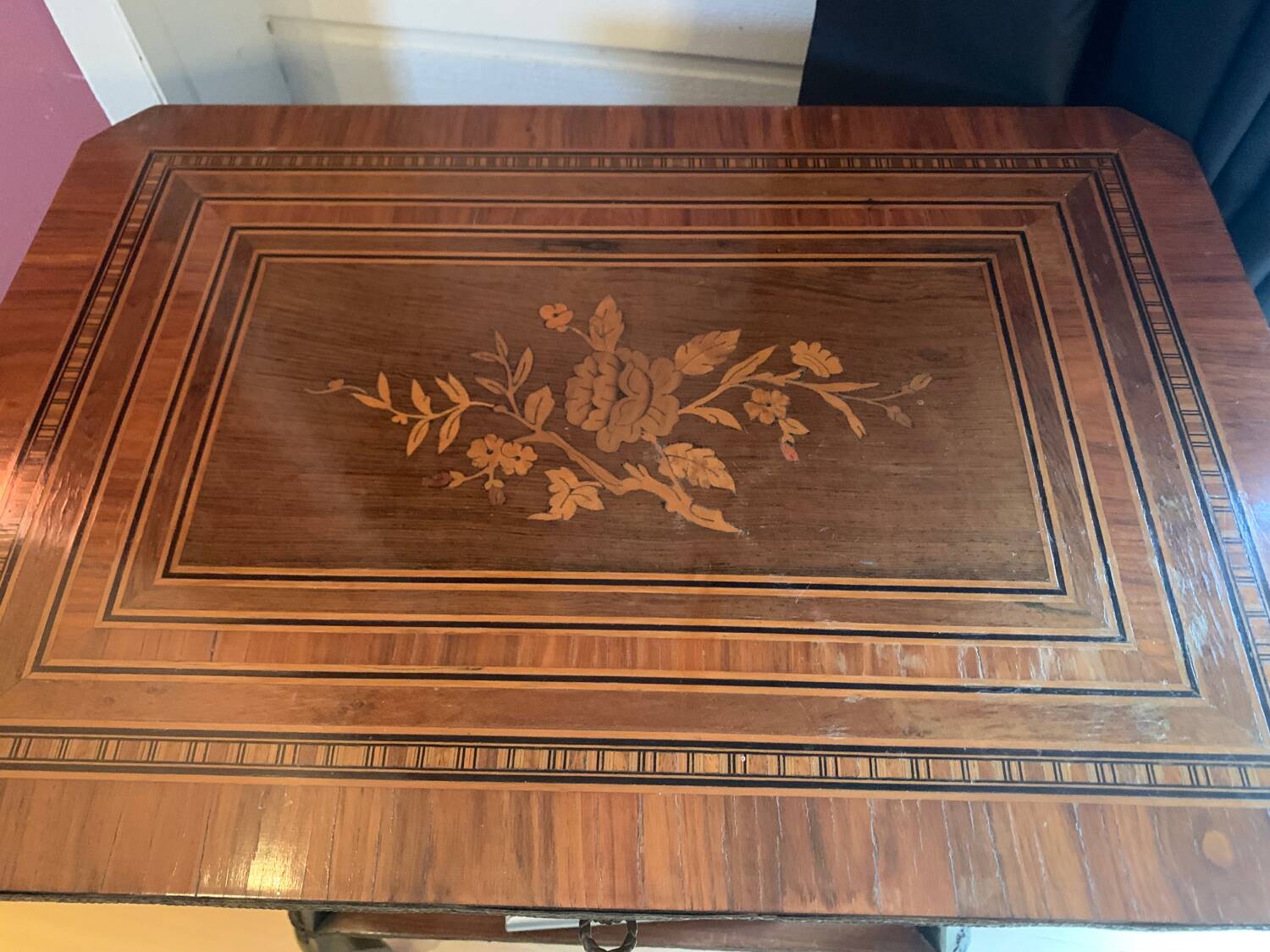 Occasional table marquetry