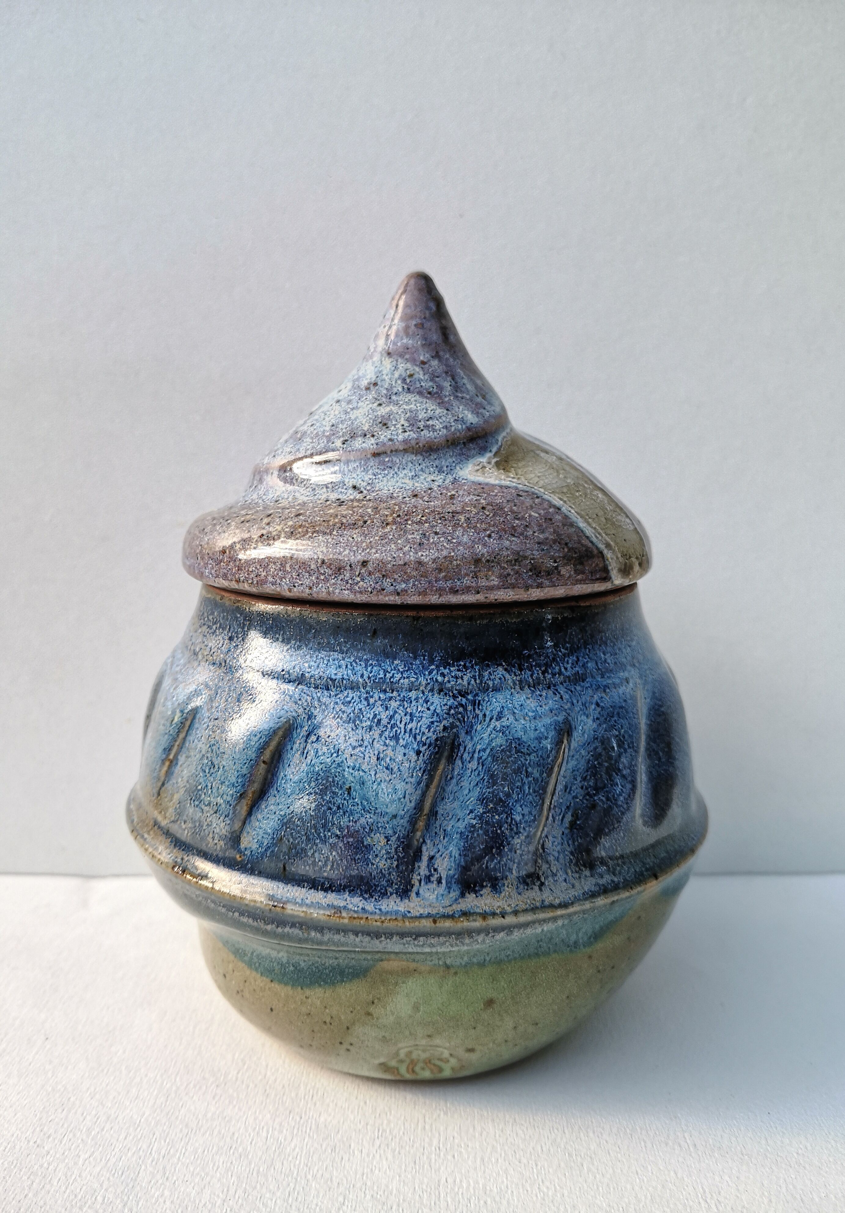 Glazed stoneware pot