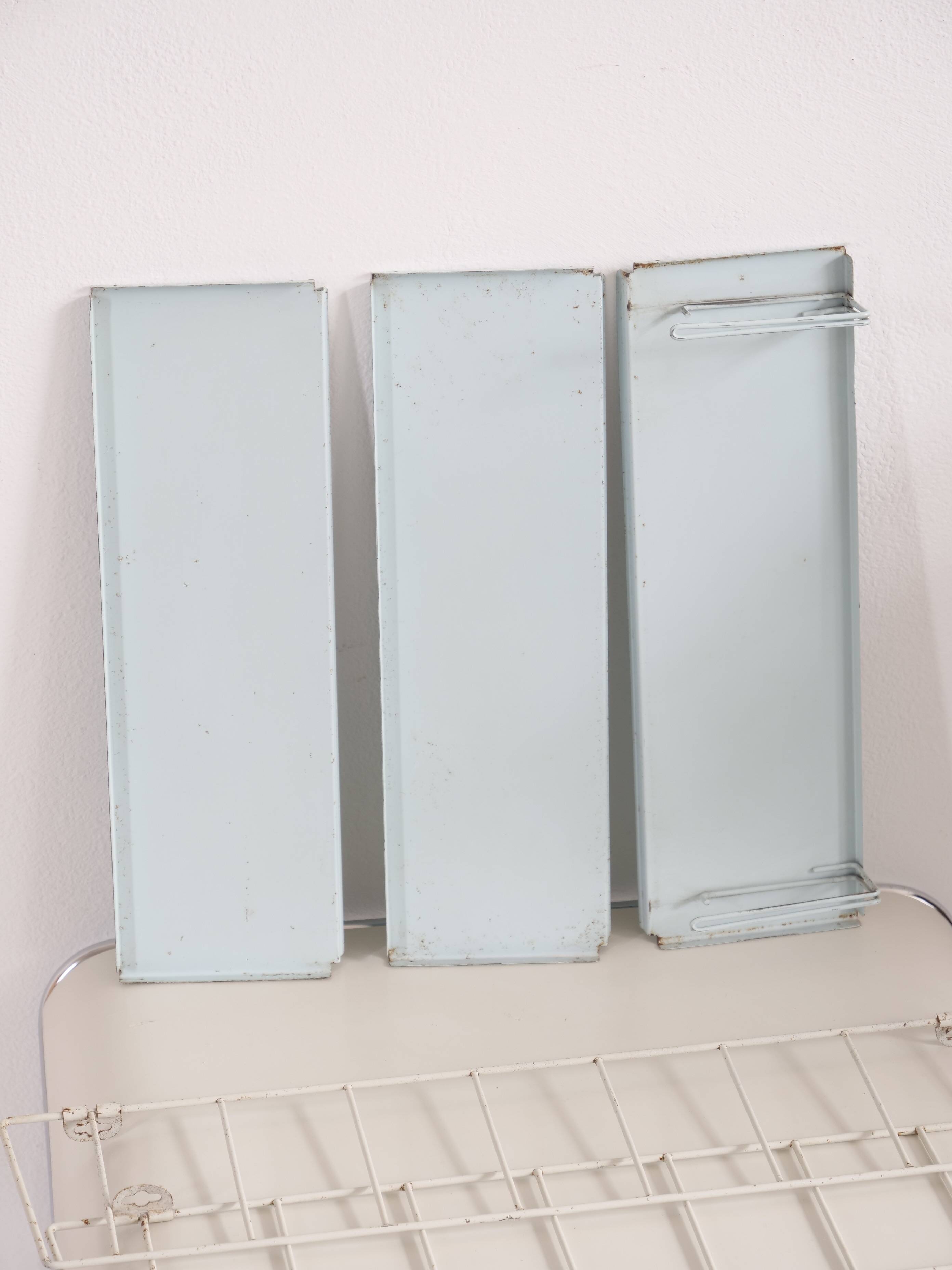 Compact tomado shelf with drawer