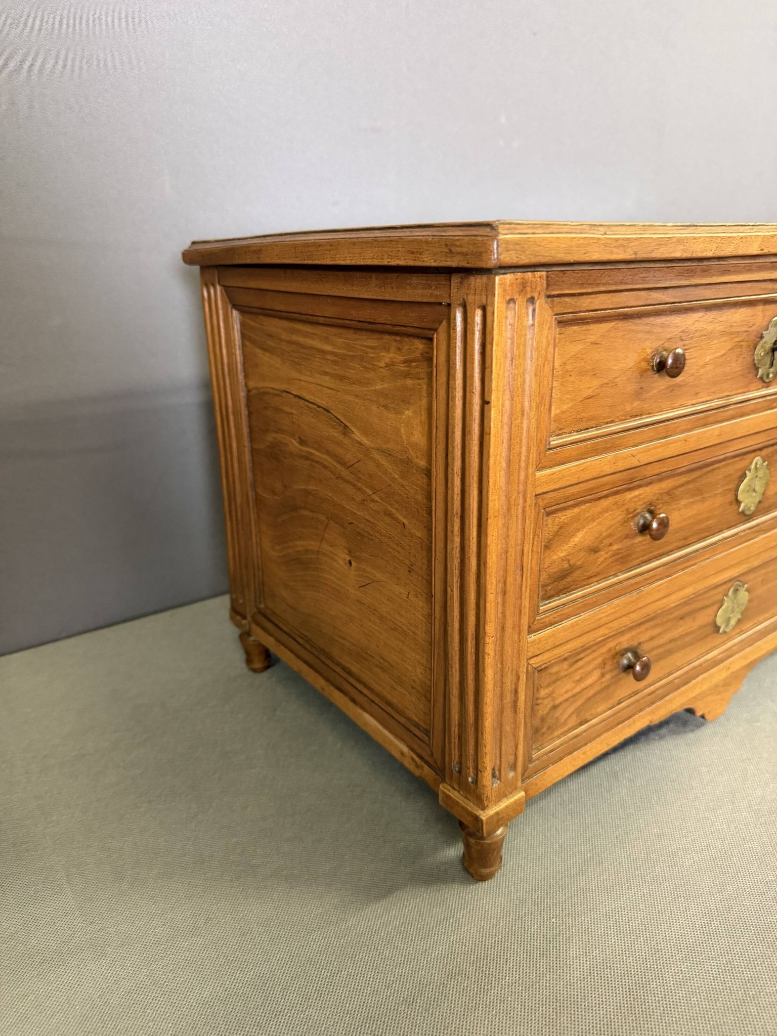 Commode Coffre de Maîtrise Louis XVI en Noyer