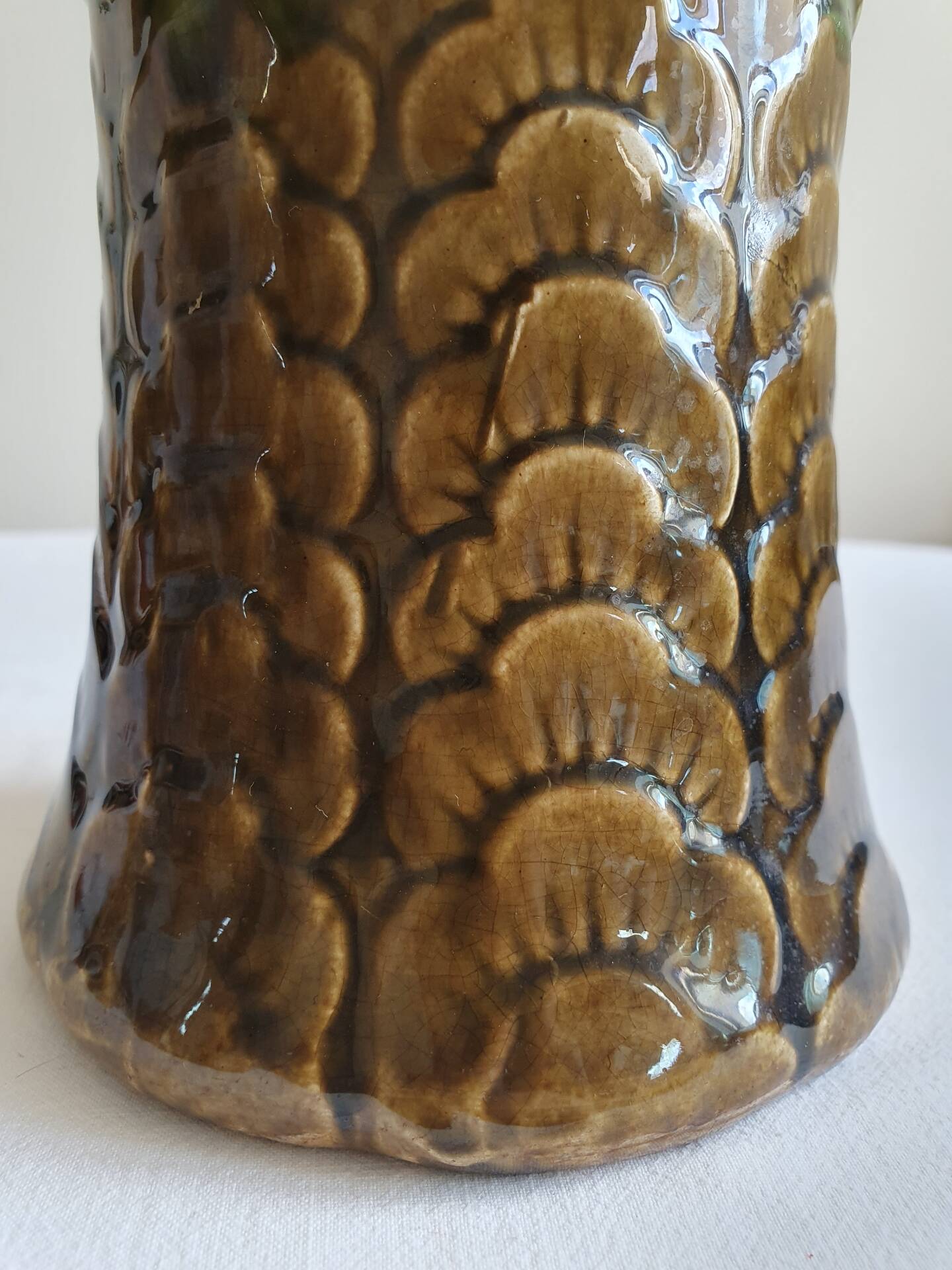 Carafe en barbotine Art nouveau, début XXème