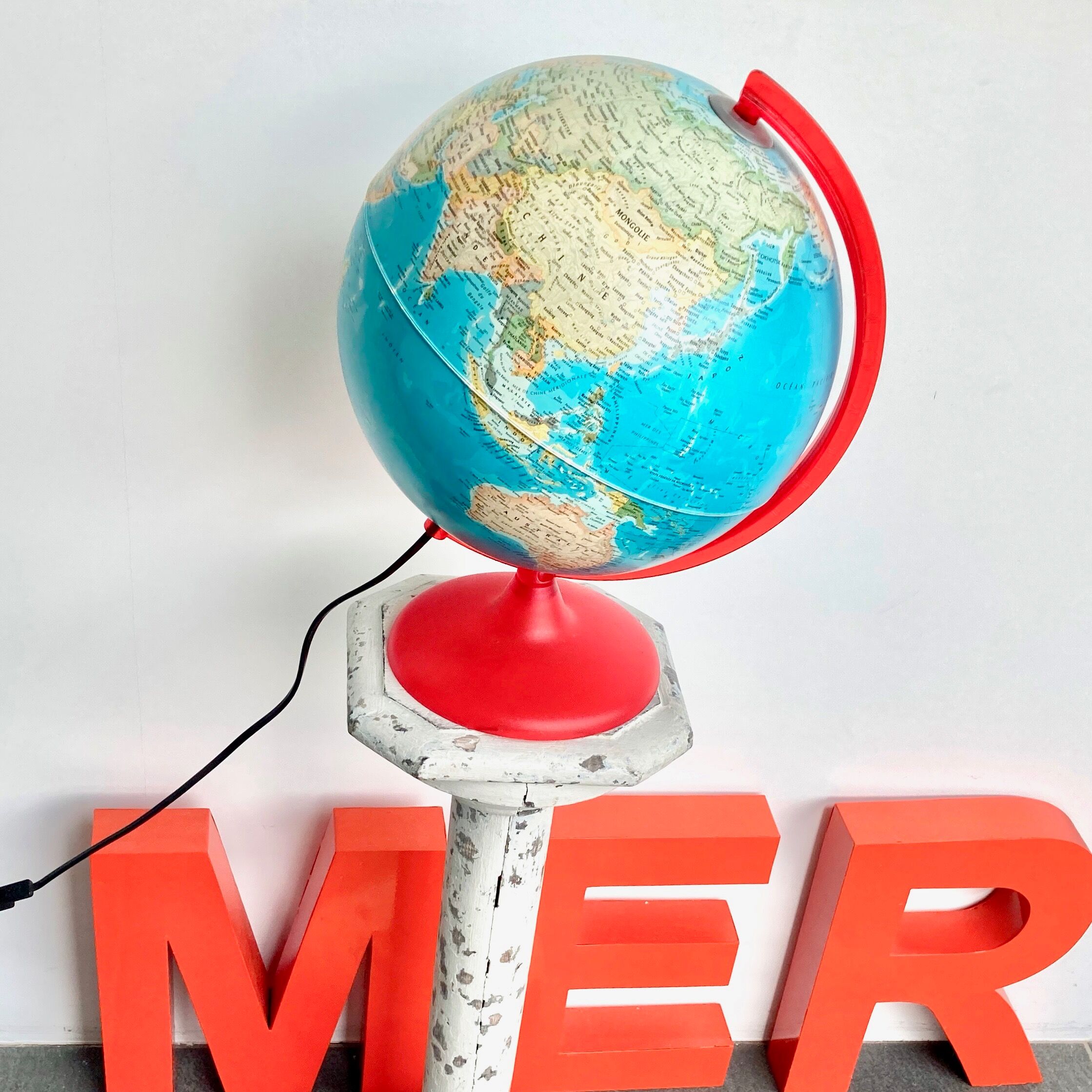 Luminous globe world map