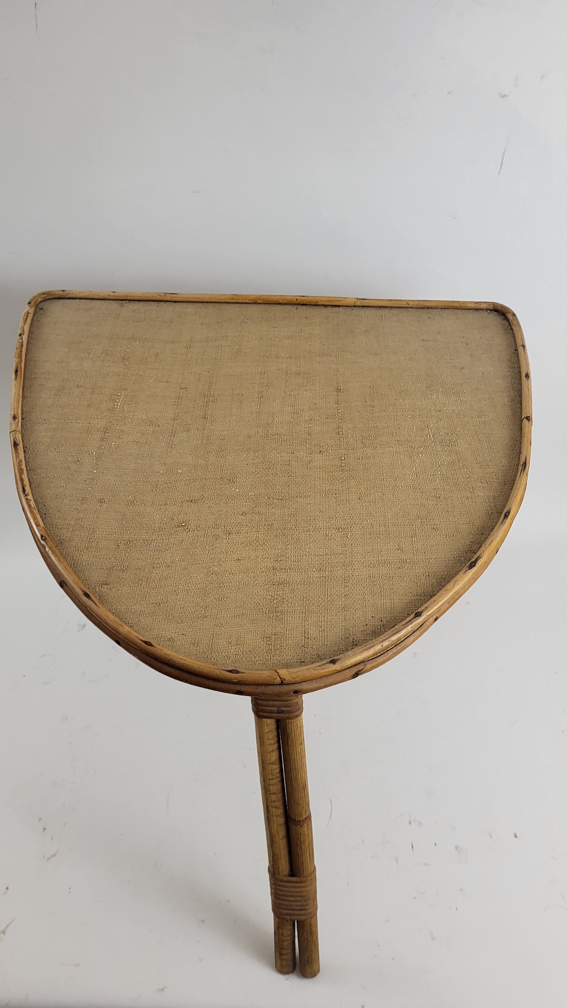 Rattan magazine door table