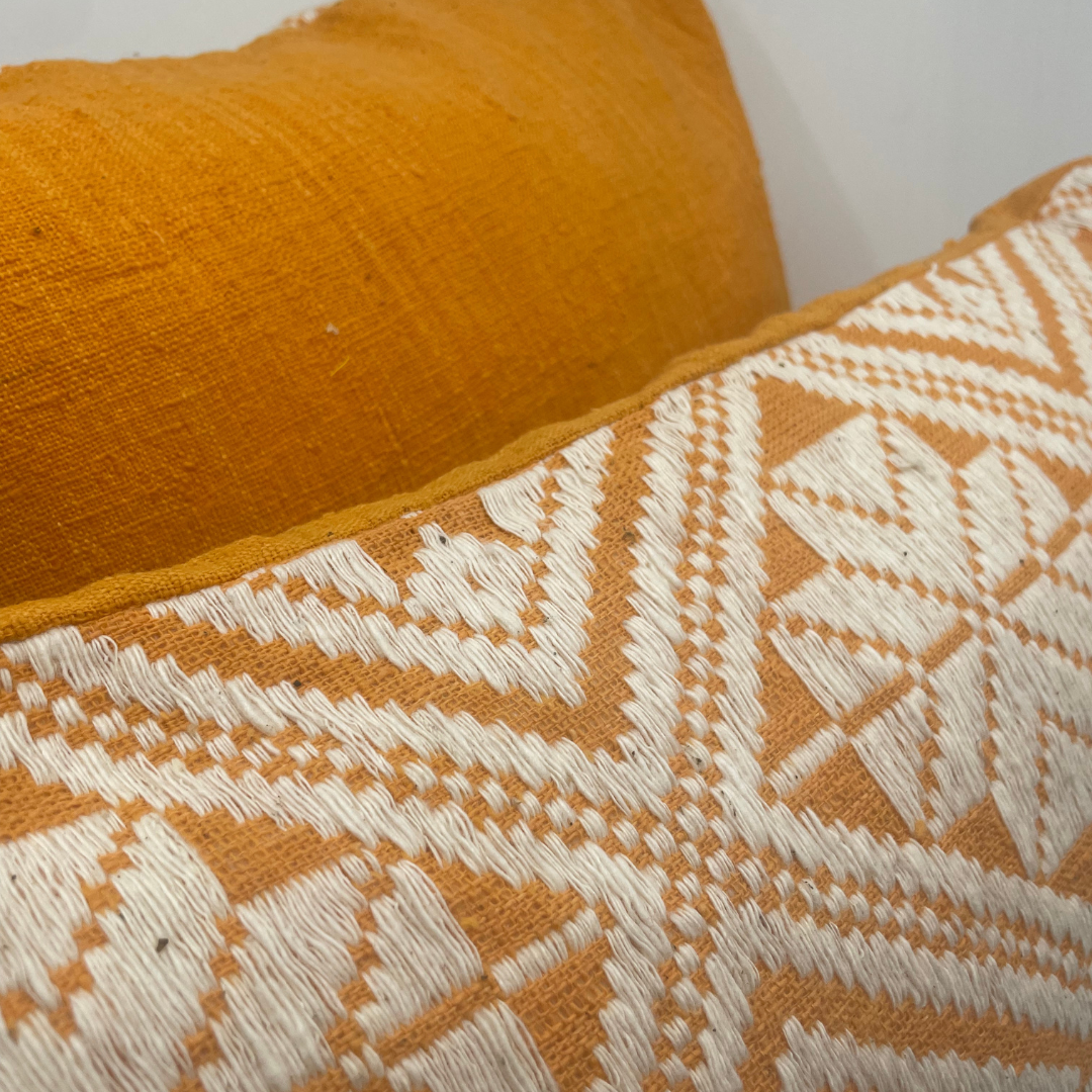 Coussin graphique orange carré