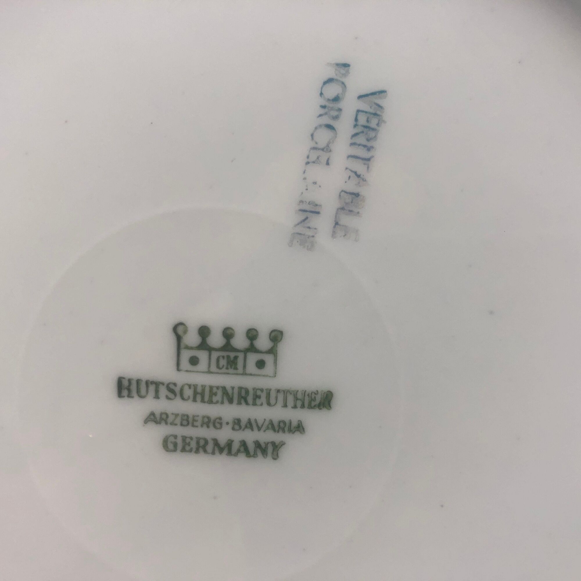 Hutschenreuther Arzberg-Bavaria Germany, 4 Porcelain dessert plates