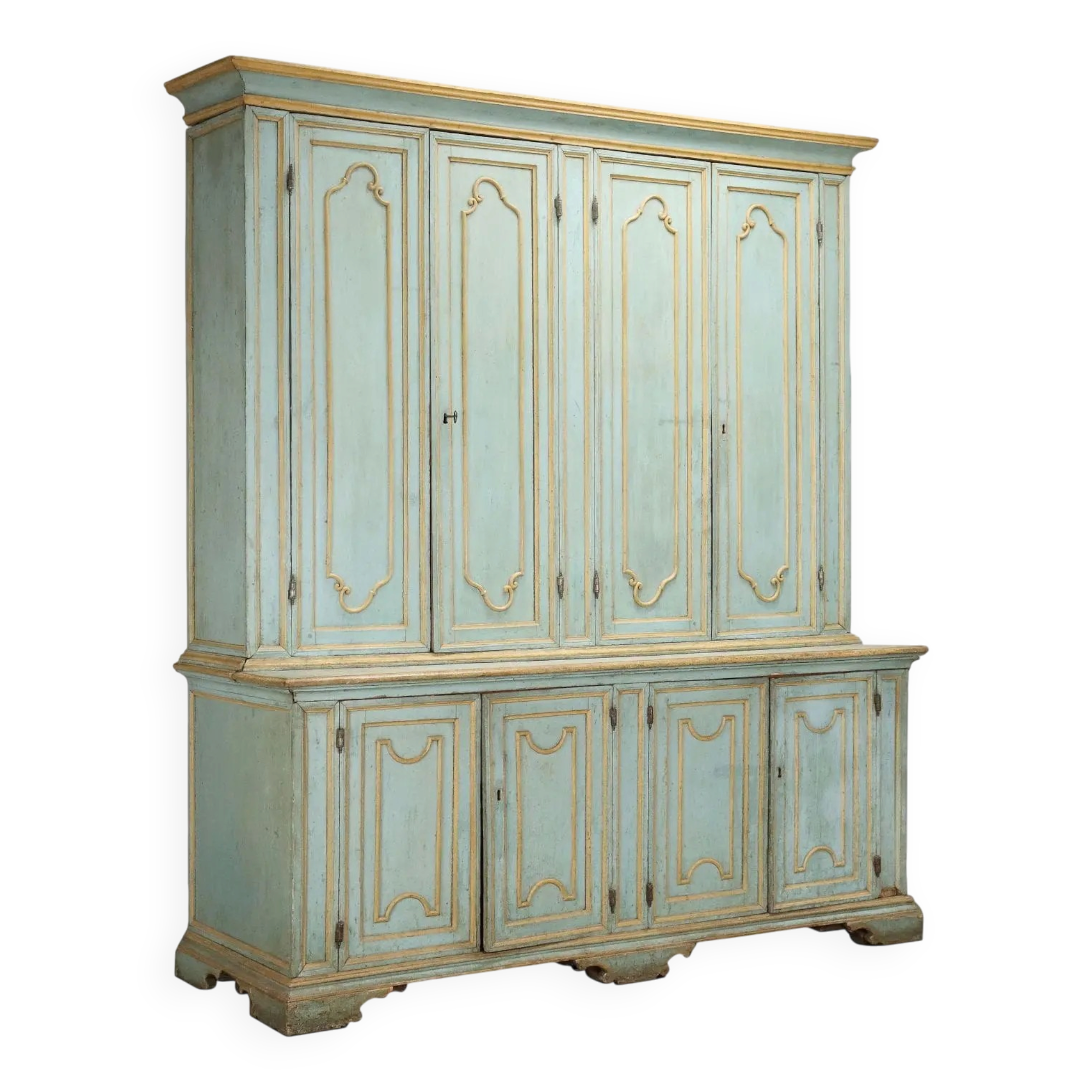 Baroque-style buffet from the mid-18th century in lacquered wood.