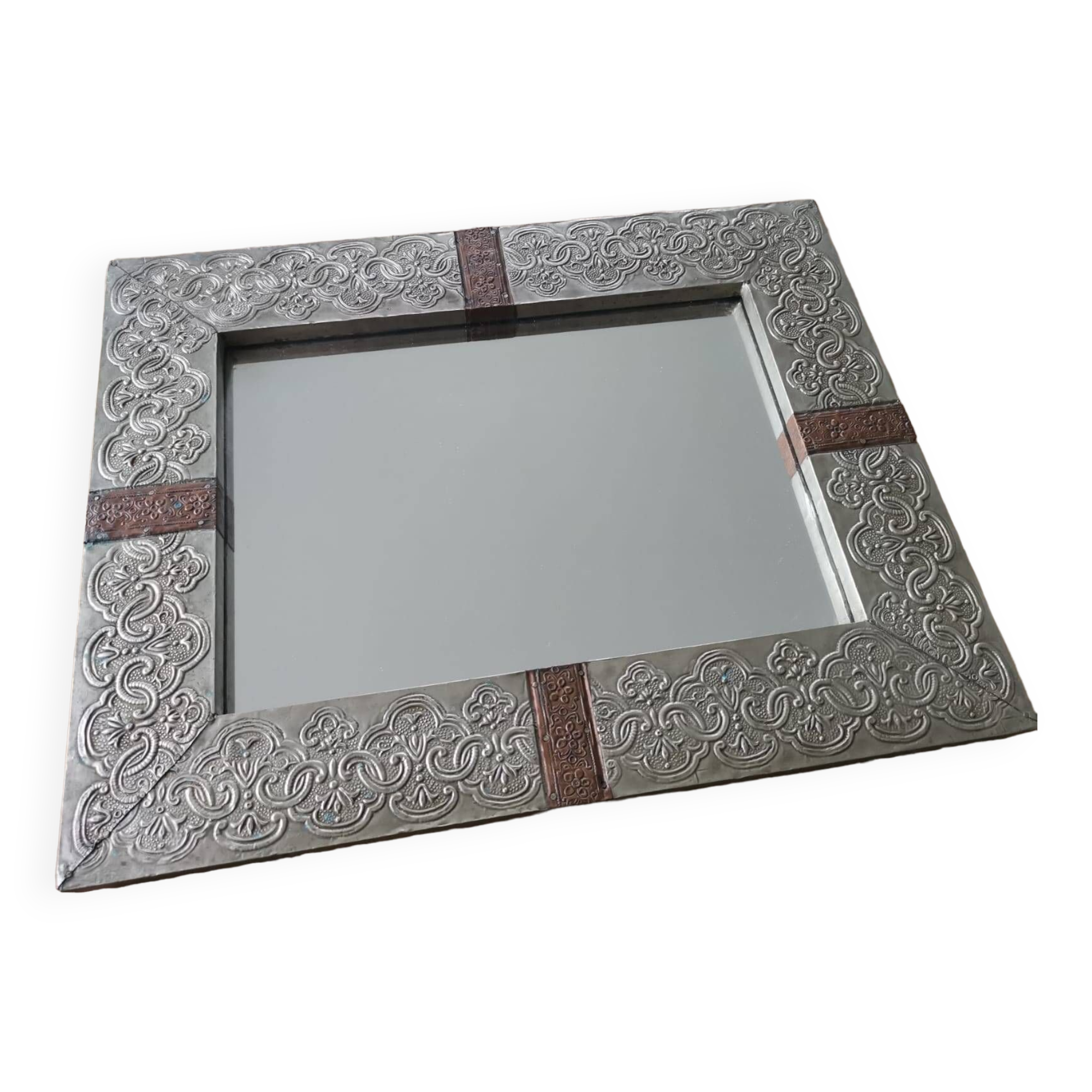 Ethnic mirror