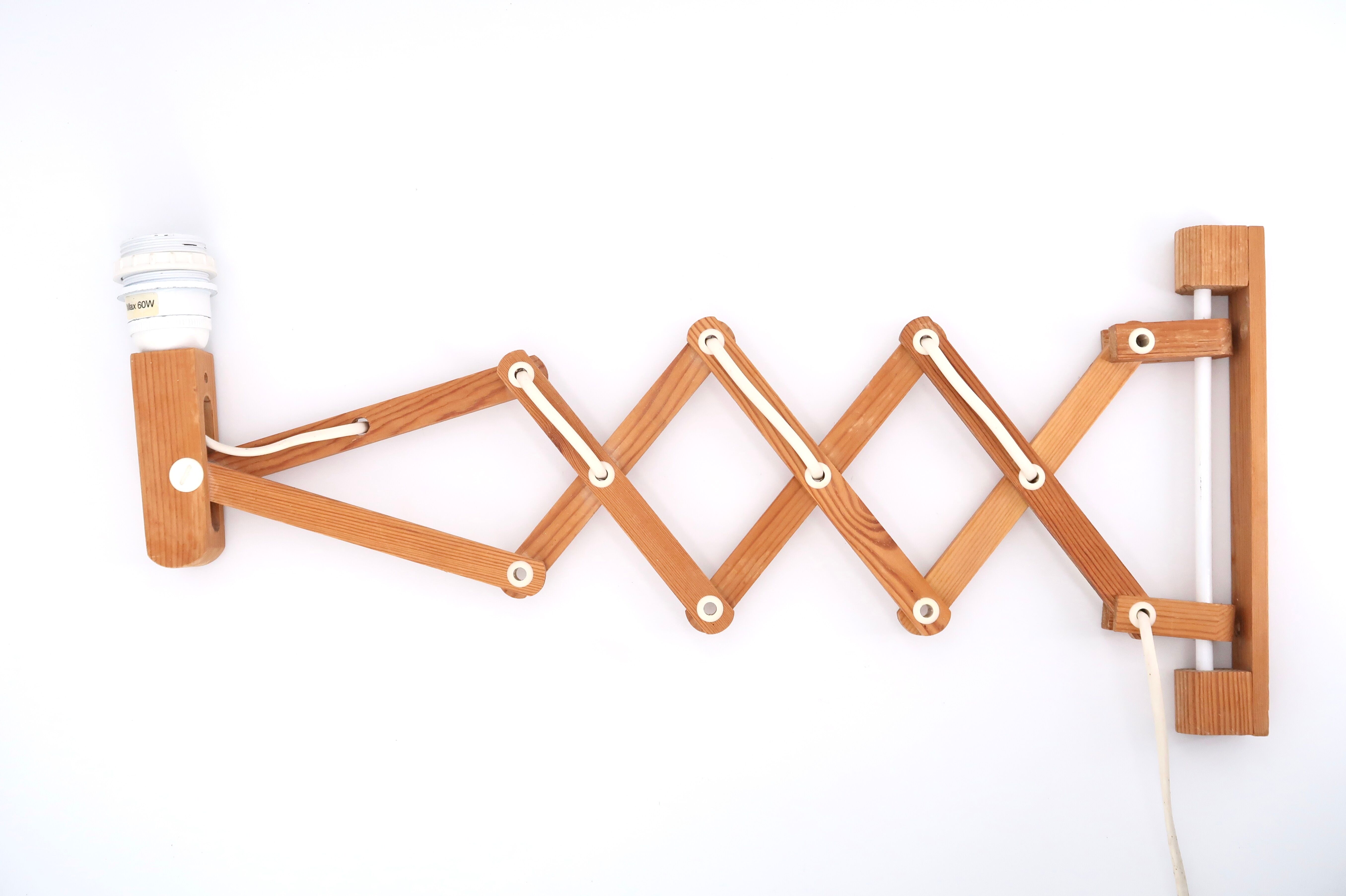 Extendable wooden wall lamp by Translandia, 60s