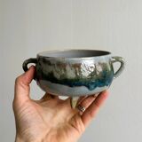 Three-legged glazed ceramic box