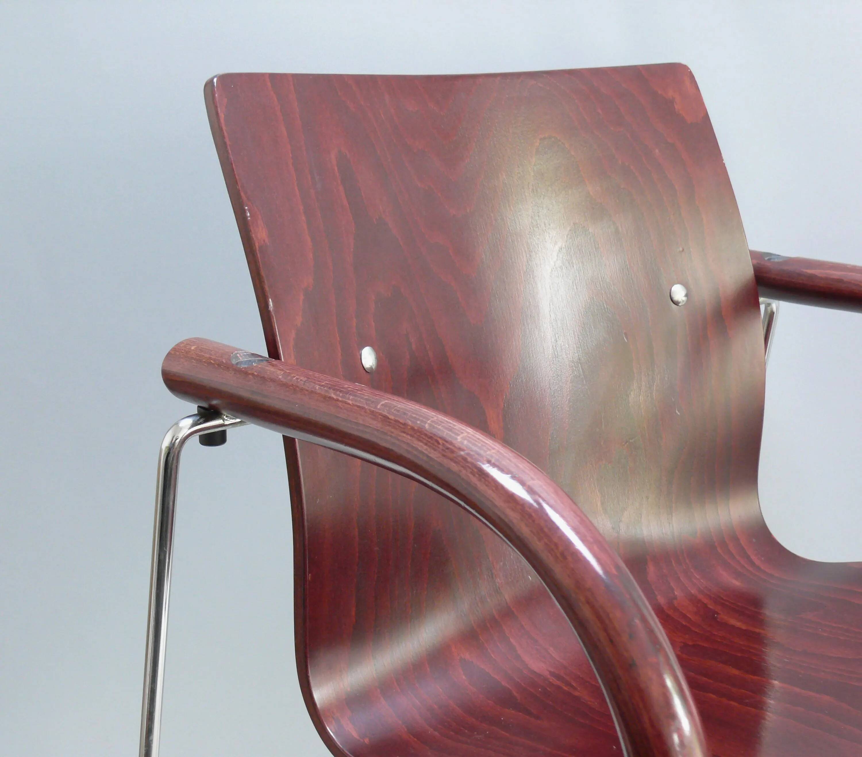 Set of 4 Thonet S 320 stackable chairs, 1980s