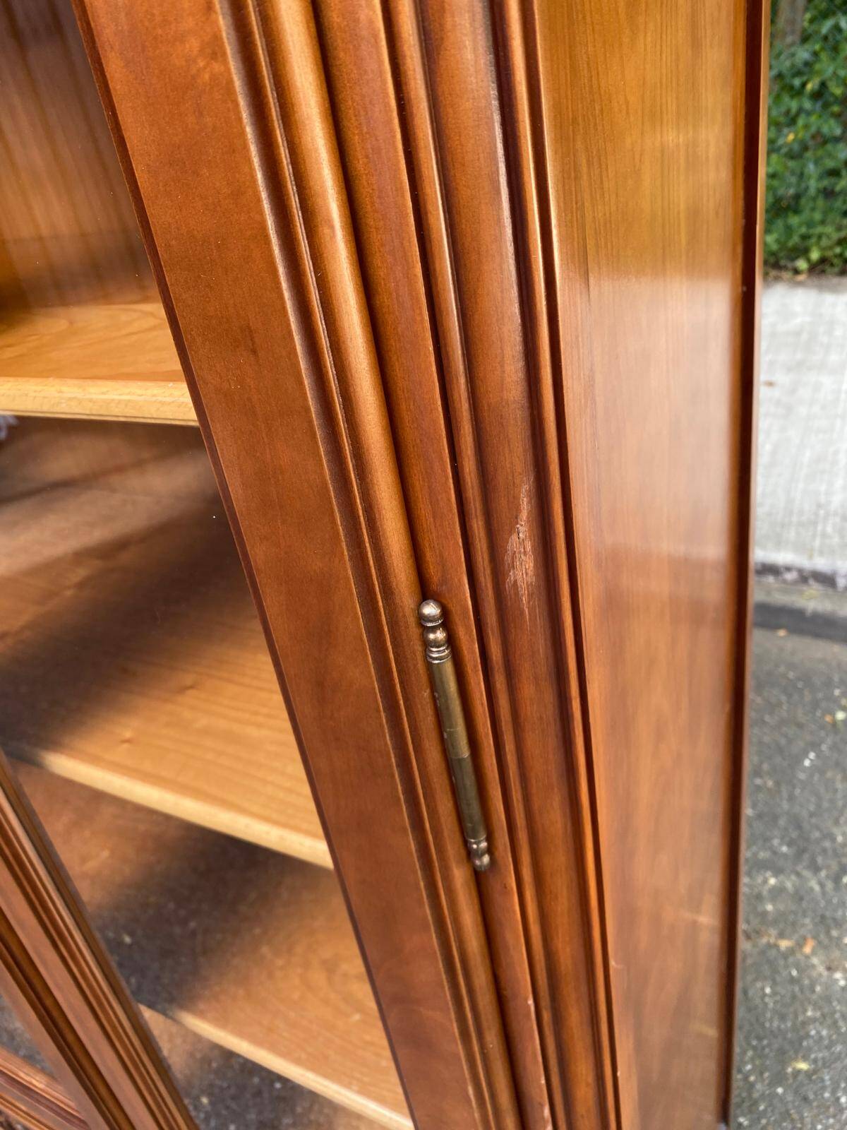 Louis XV display cabinet in solid wood from the 1970s.