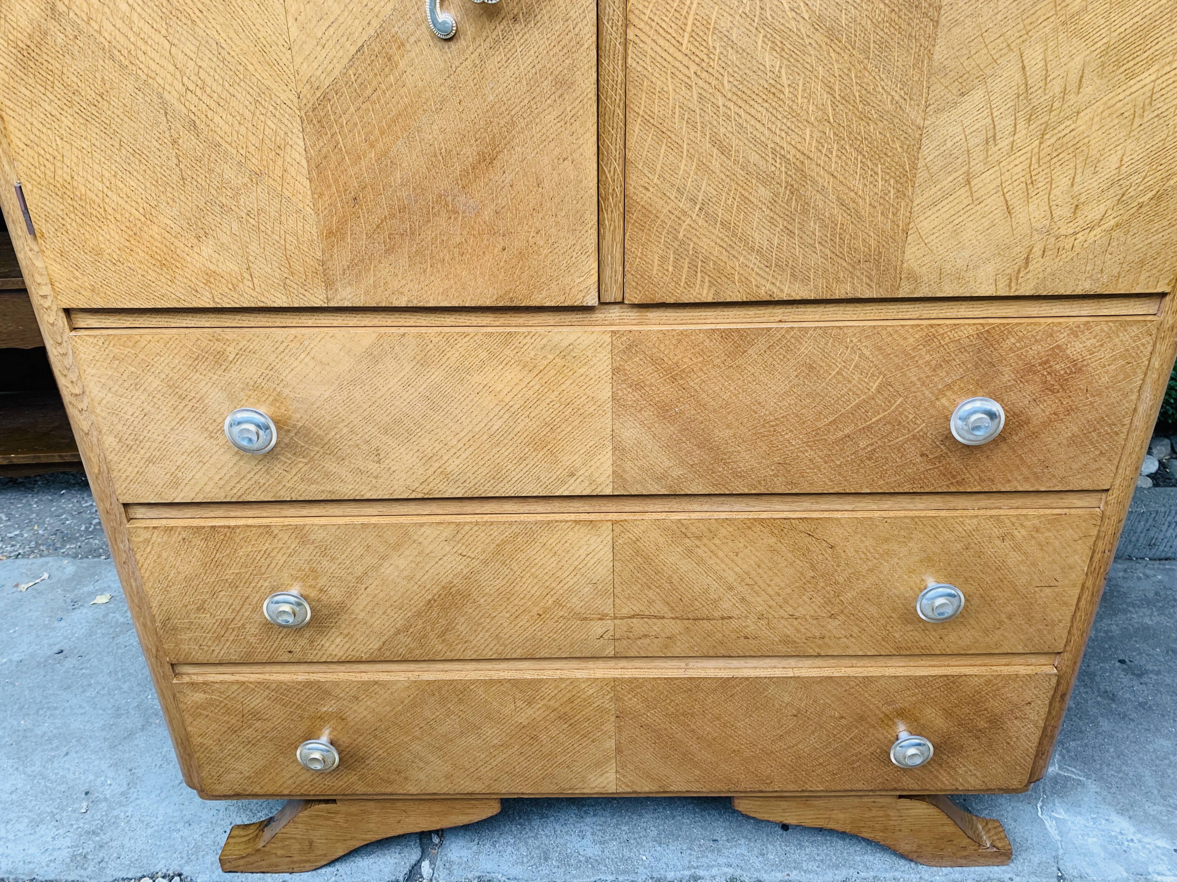 Asymmetrical cabinet 1950