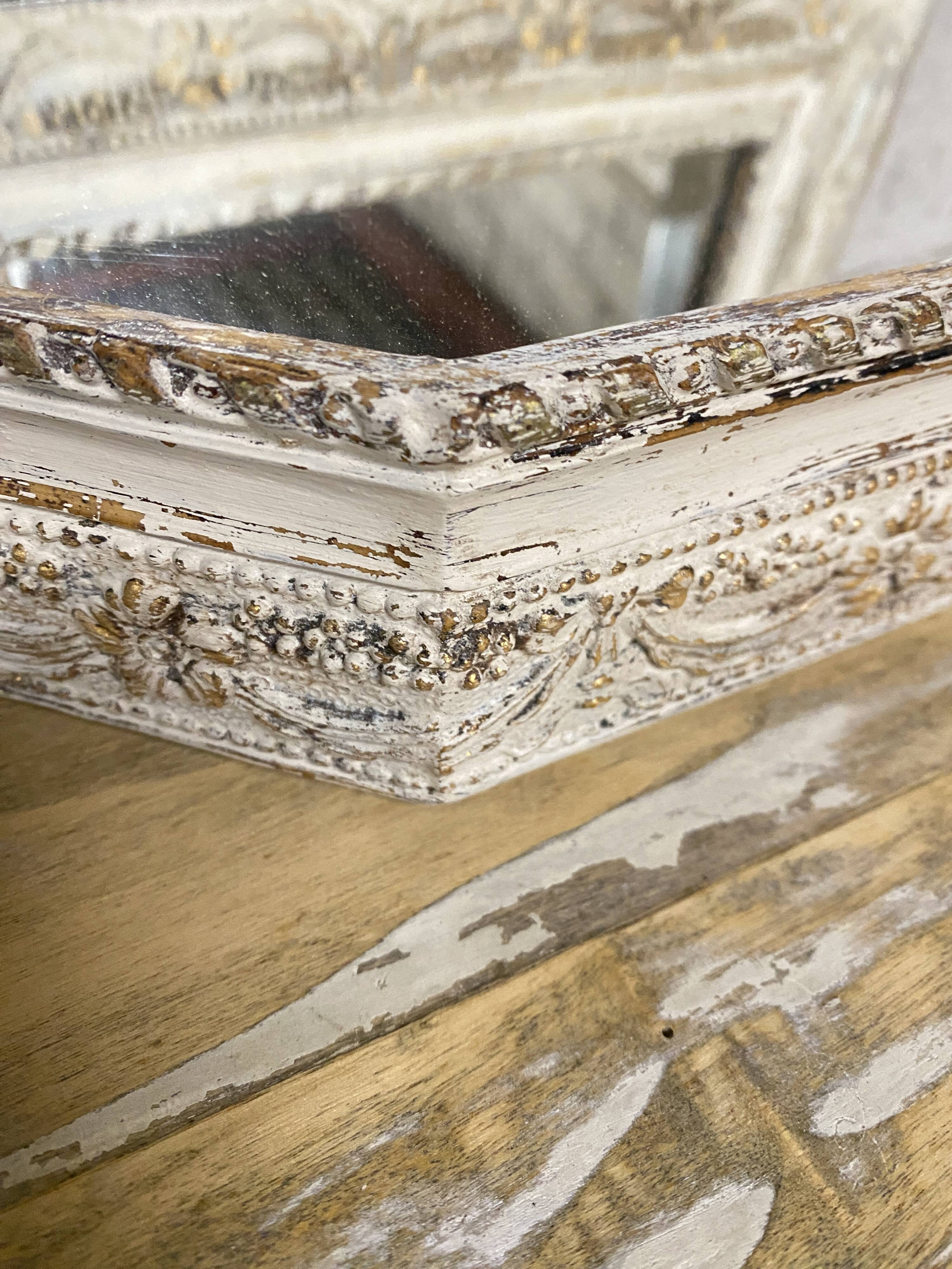 Double-sided tabletop mirror