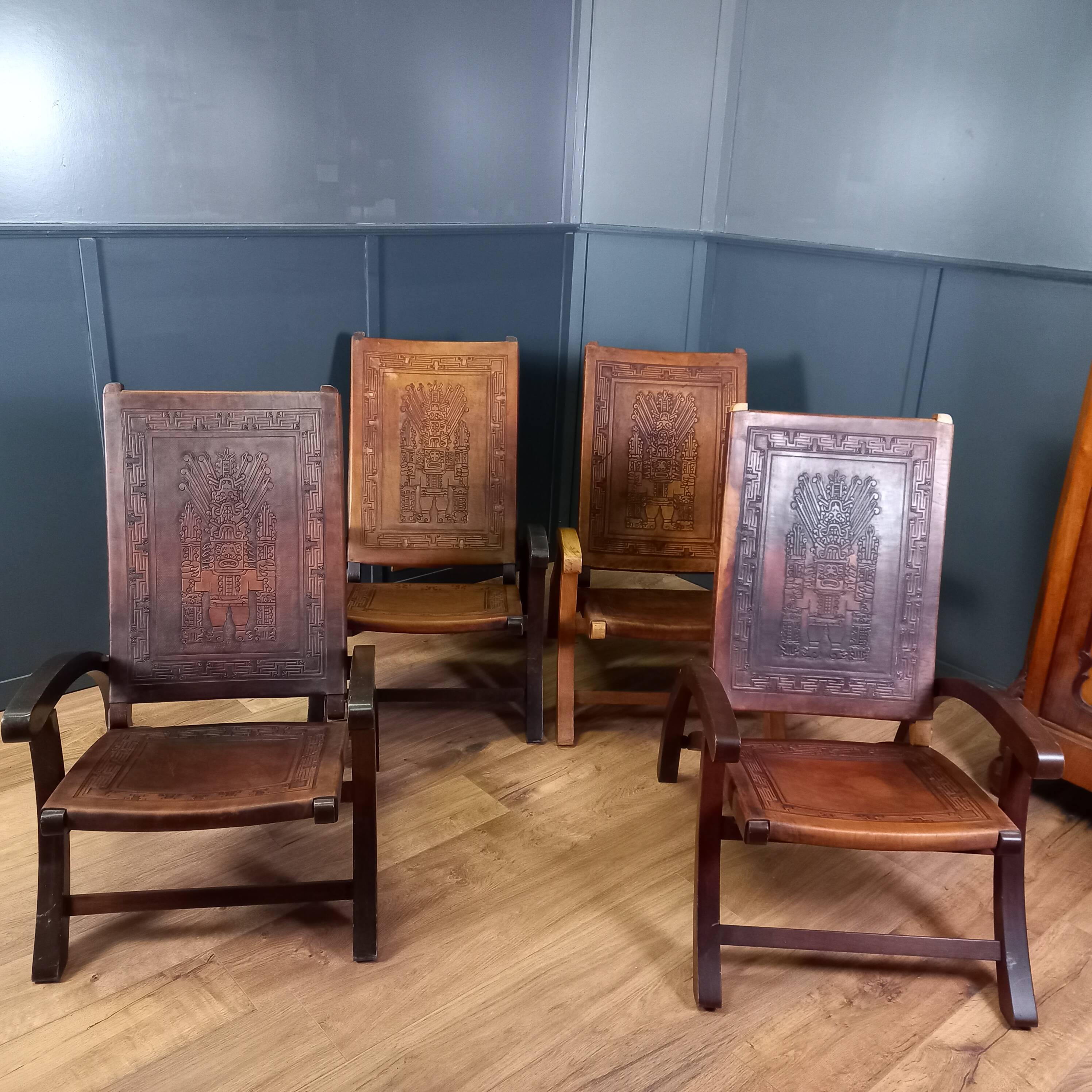 4 chaises en bois et cuir, années 1960
