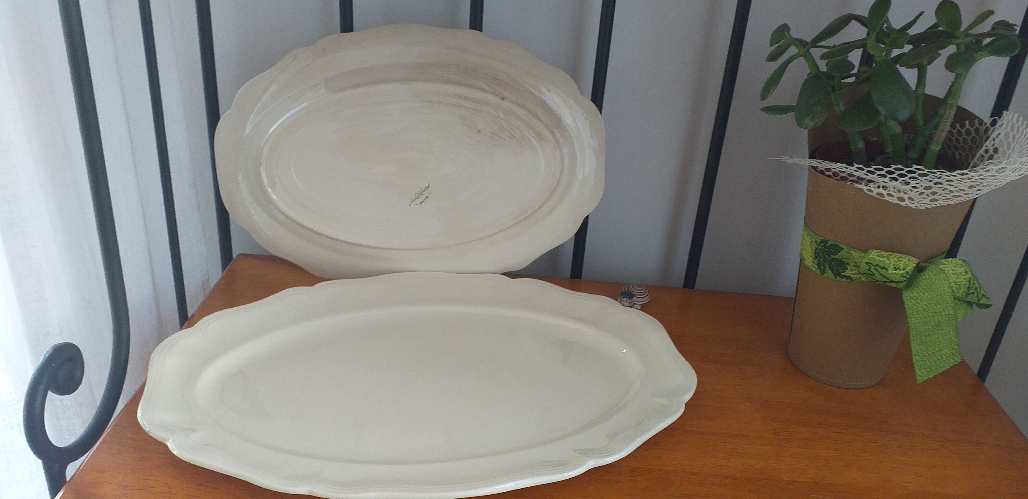 Duo of oval serving dishes in Sarreguemines porcelain