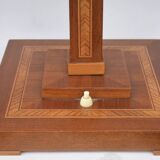 Lampe de table avec incrustations et abat-jour en soie