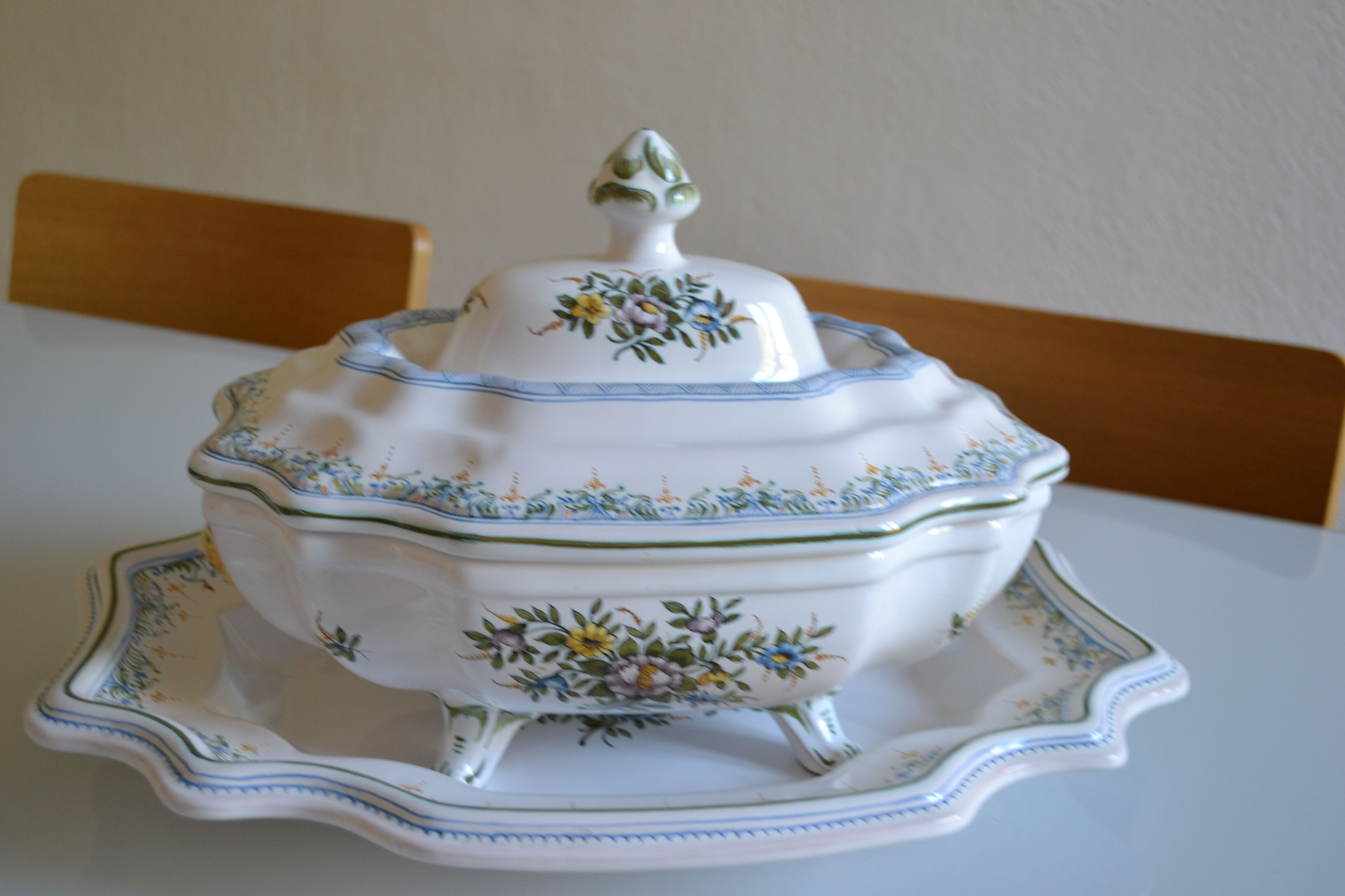 Tureen or vegetable dish in earthenware by Lallier in Moustiers