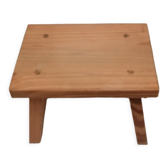 Wooden bench