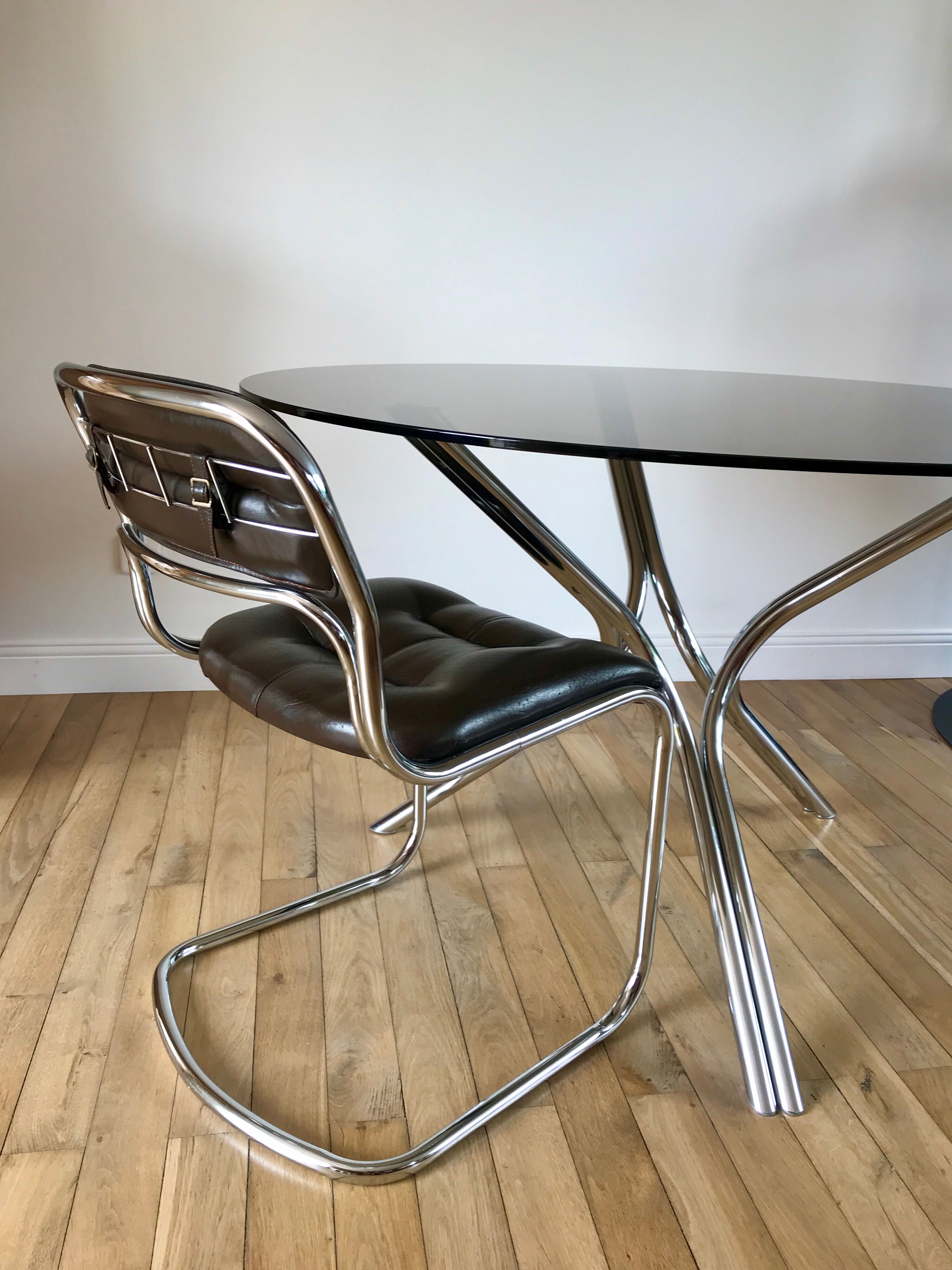 Dining / living table in chrome and smoked glass design 70s