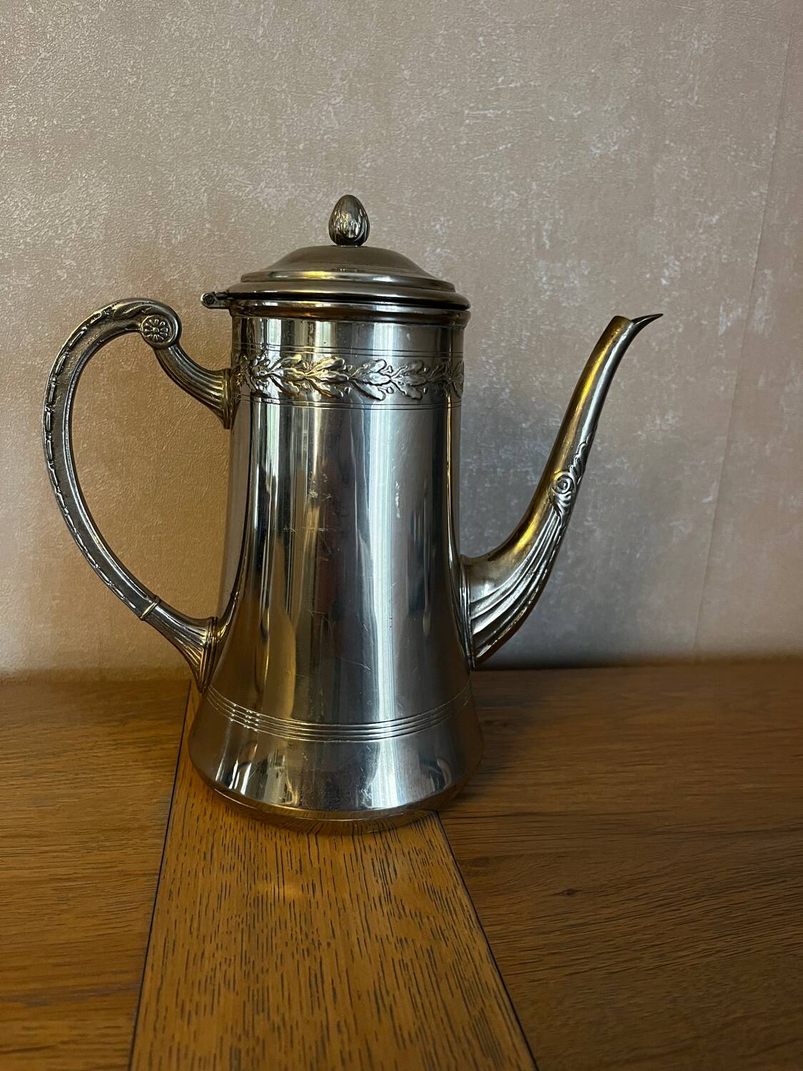 Ancienne cafetière à col de cygne en métal argenté – estampillée N.G.