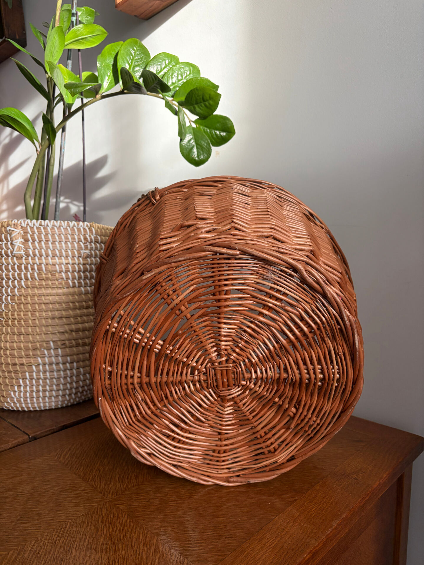 Grand panier en osier tressé 41 cm – panier rangement déco