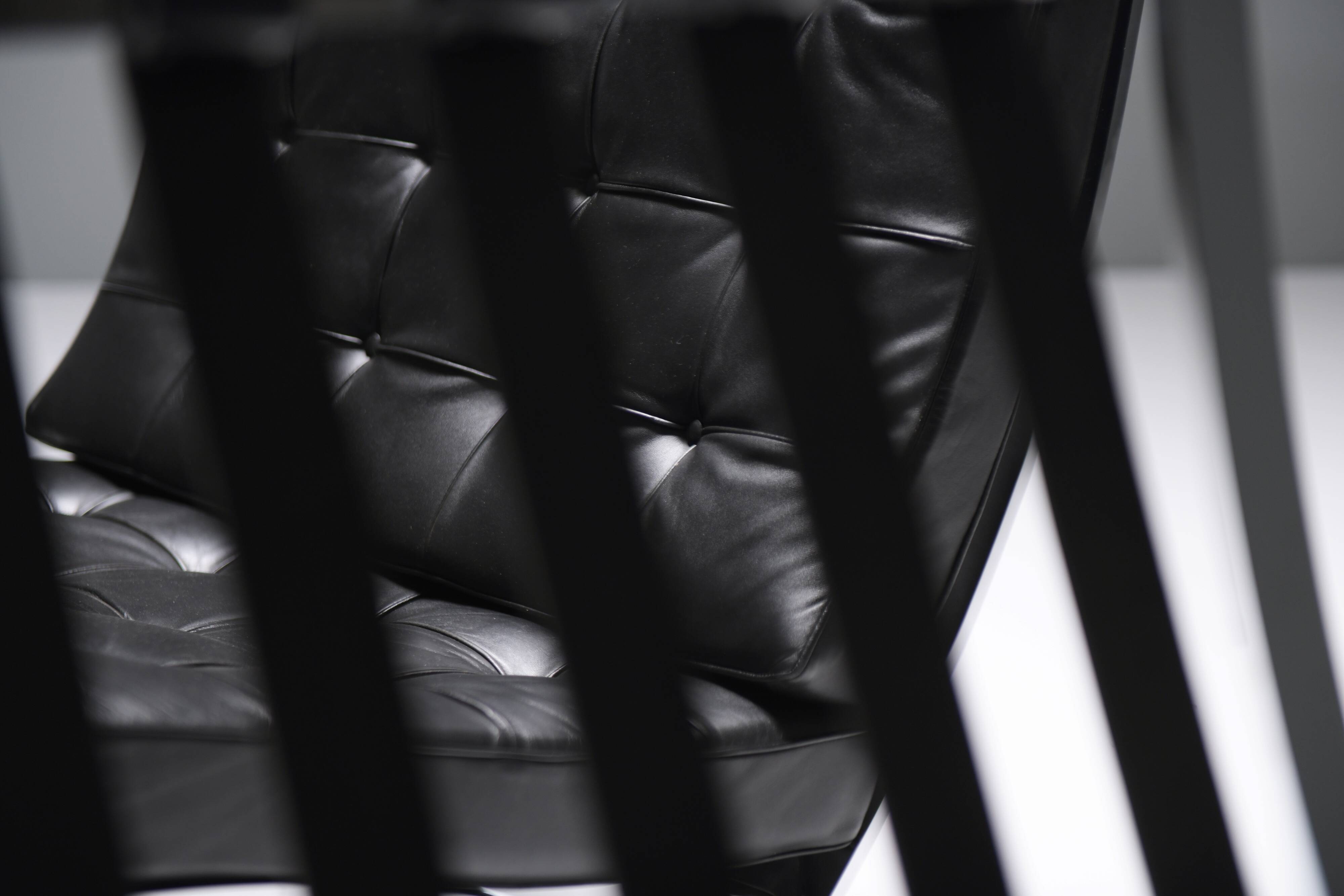 Vintage set of Barcelona Chairs - Ludwig Mies van der Rohe - Knoll International